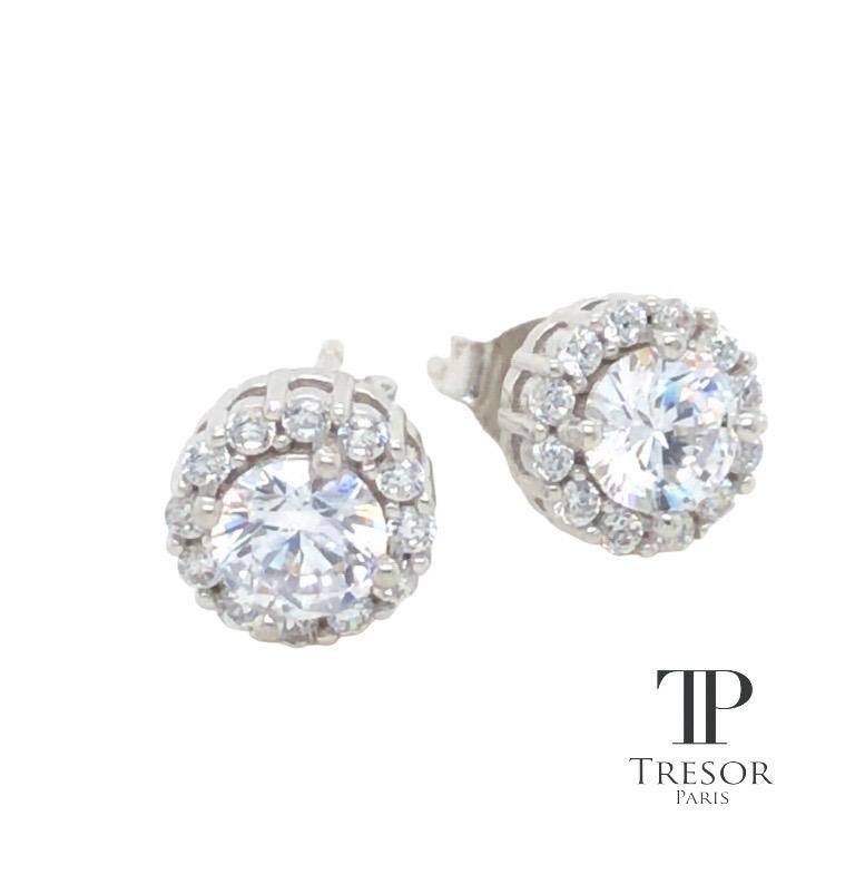 Tresor Paris Cluster Halo Sterling Silver Stud Claw Set Cubic Zirconia Earrings In New Condition For Sale In London, GB