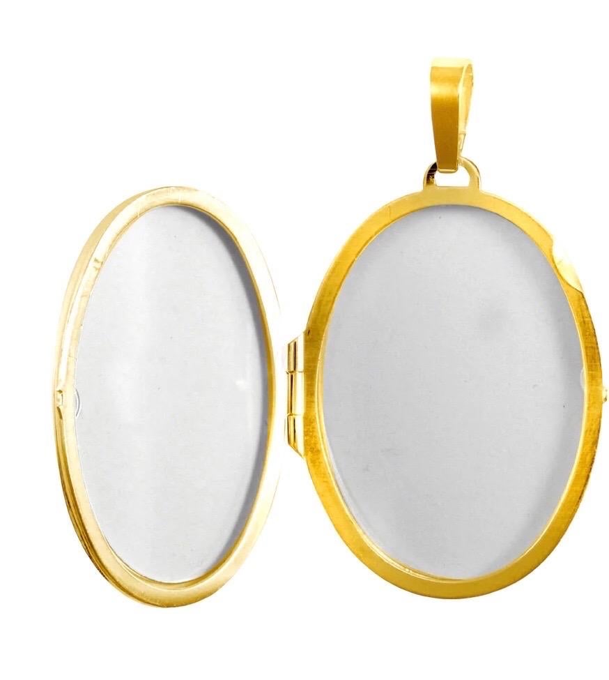 Tresor Paris Floral Design graviert Oval Gold British Hallmark Familie Medaillon (Moderne) im Angebot