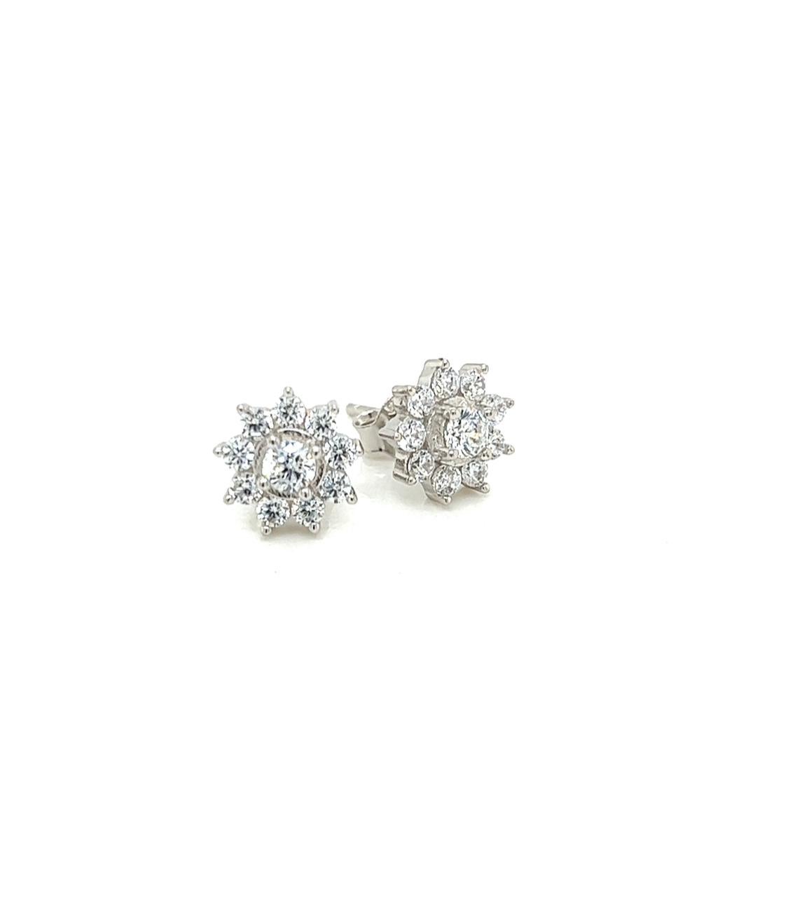 Tresor Paris - Orecchini a cerchio a fiore in argento Sterling con perno in zirconia cubica in vendita 3