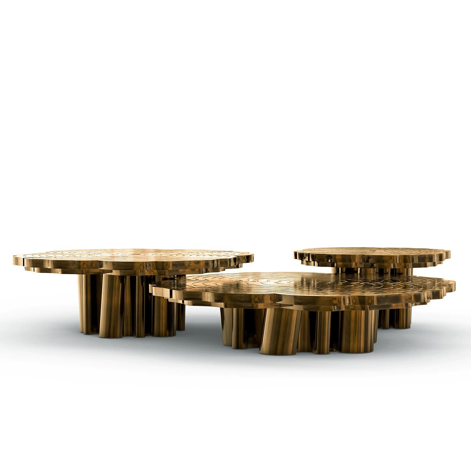 Coffee table Tresor Patinated set of 3 with all structure of each table
in solid brass in polished and patinated finish. With gloss varnished.
Measures: Big/ Diameter 130 x H 30cm.
Medium/ Diameter 100 x H 30 cm.
Small/ Diameter 70 x H 50 cm.