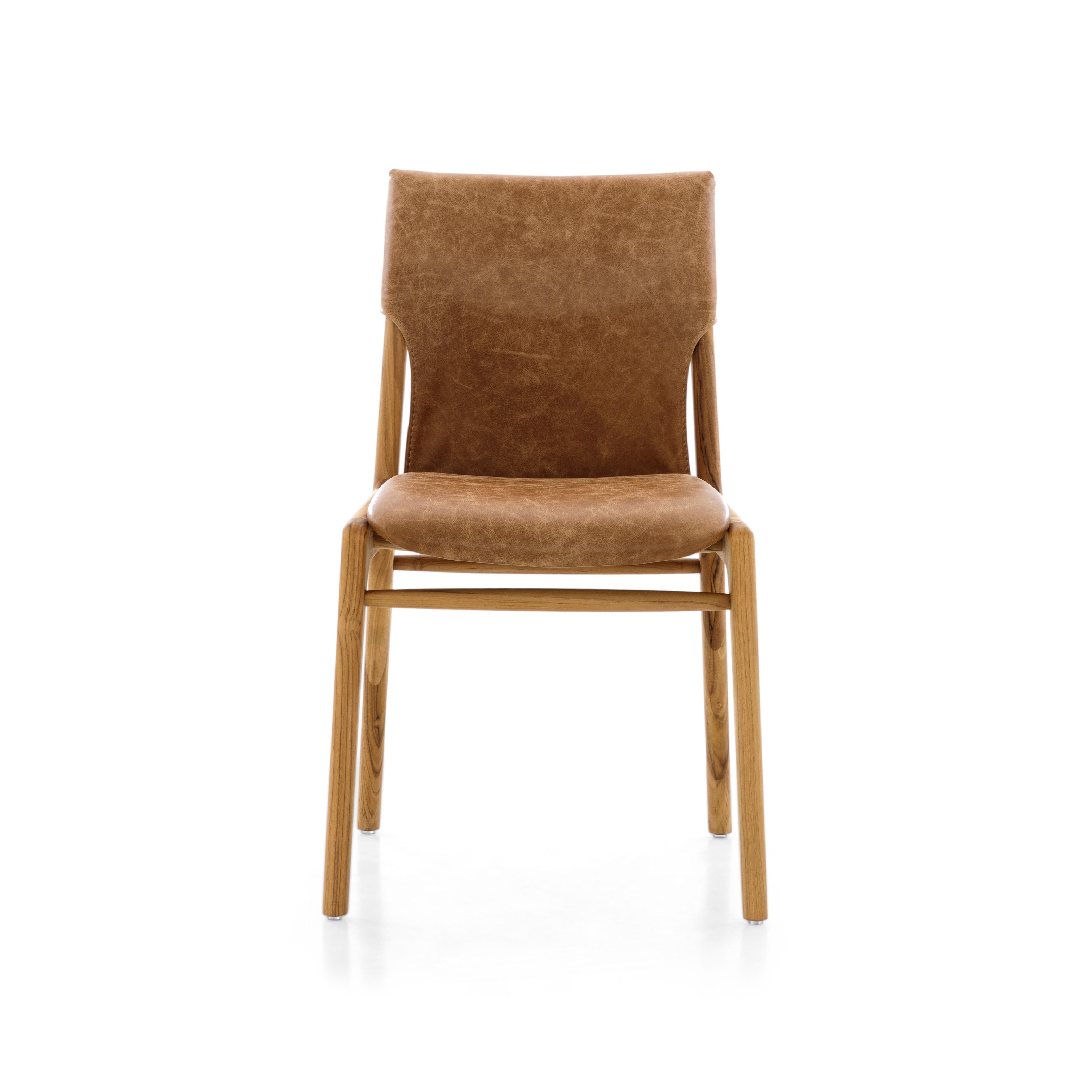Pair of Teak Dining Chairs in Distressed Leather, Customizable Tress Line For Sale 1