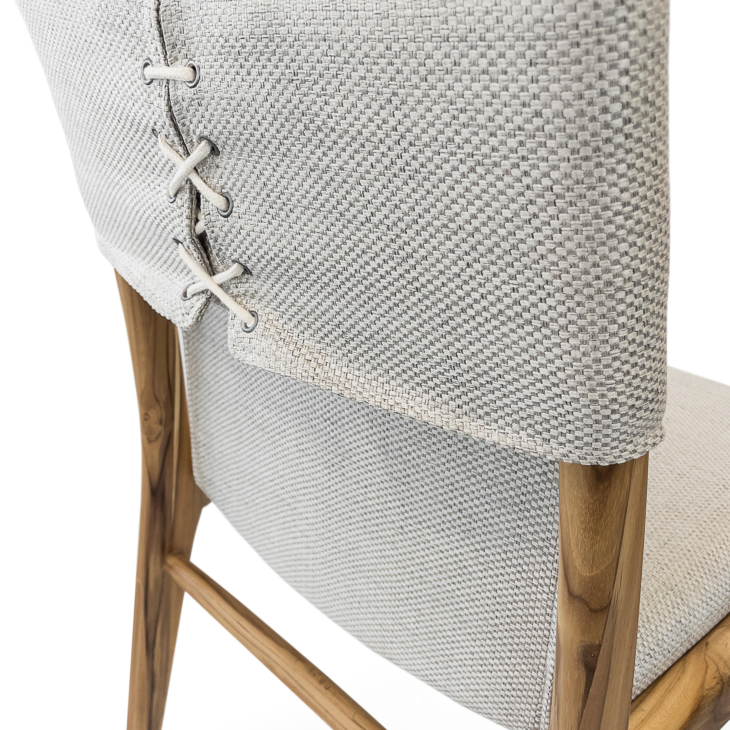 Chaise de salle à manger Tress tapissée de tissu beige clair en bois de teck, lot de 2 en vente 2