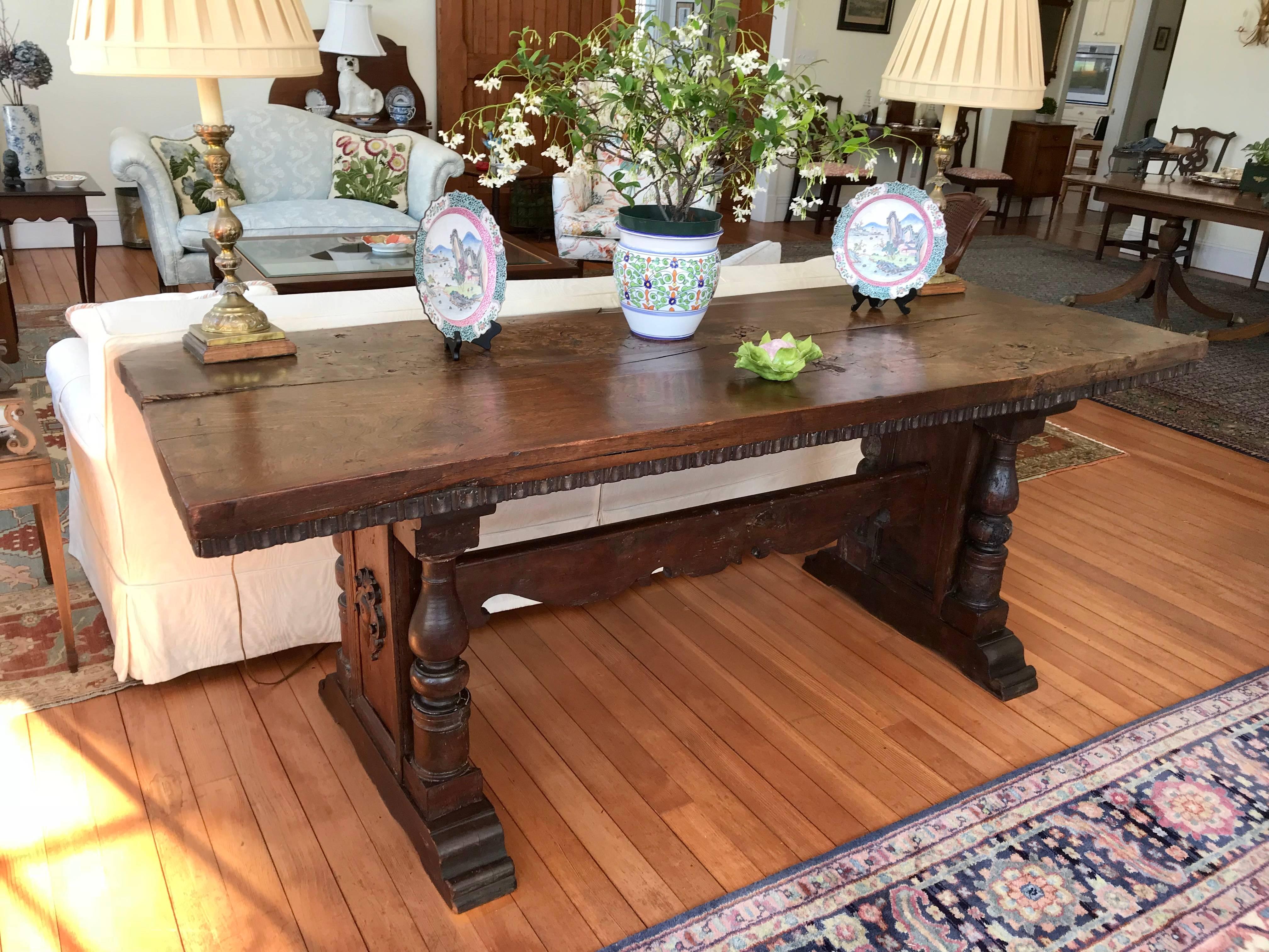Dining Trestle Table In Good Condition In New Haven, CT