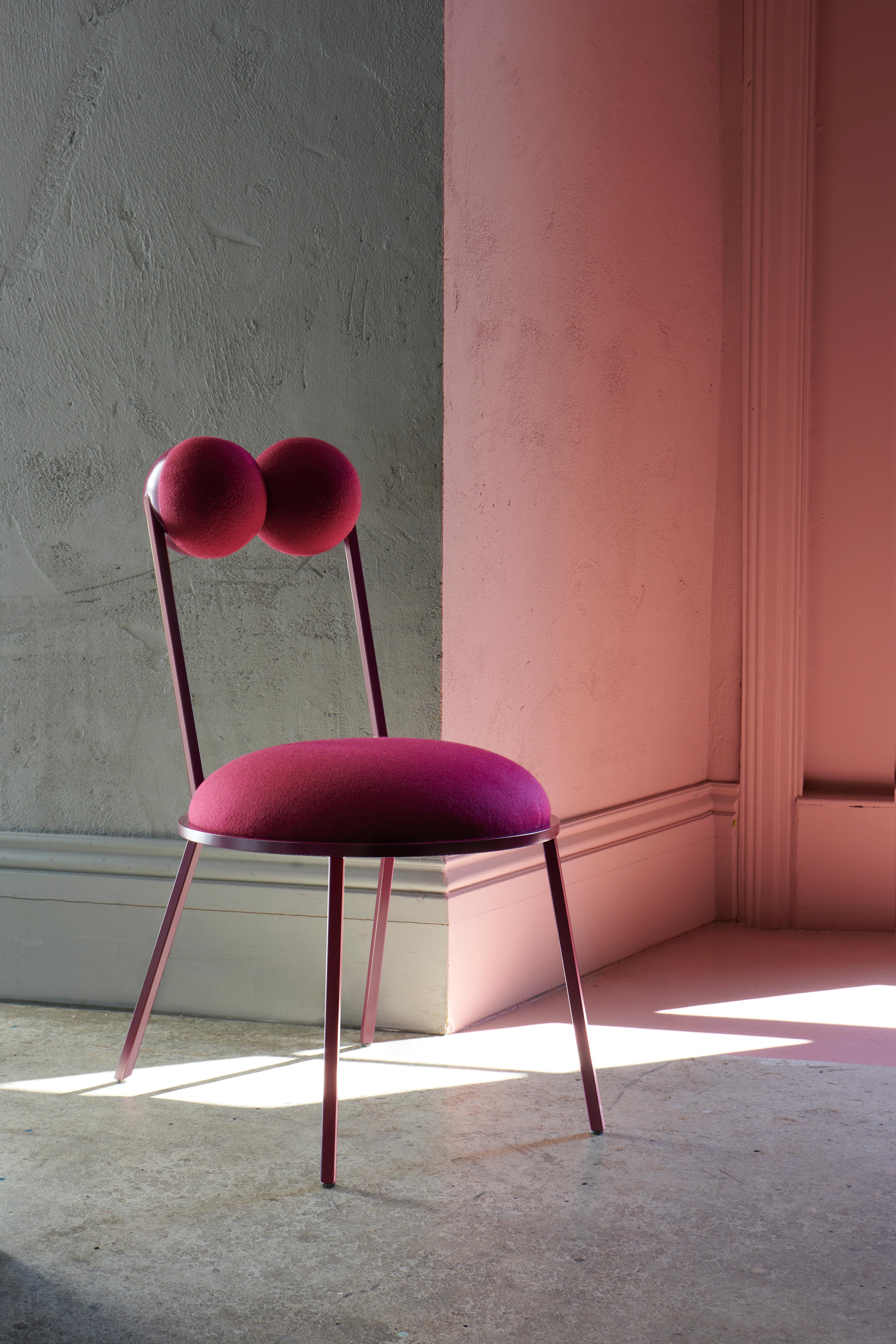 Métal Chaise de salle à manger sculpturale Trevor avec cadre vert menthe et laine de Lara Bohinc en vente