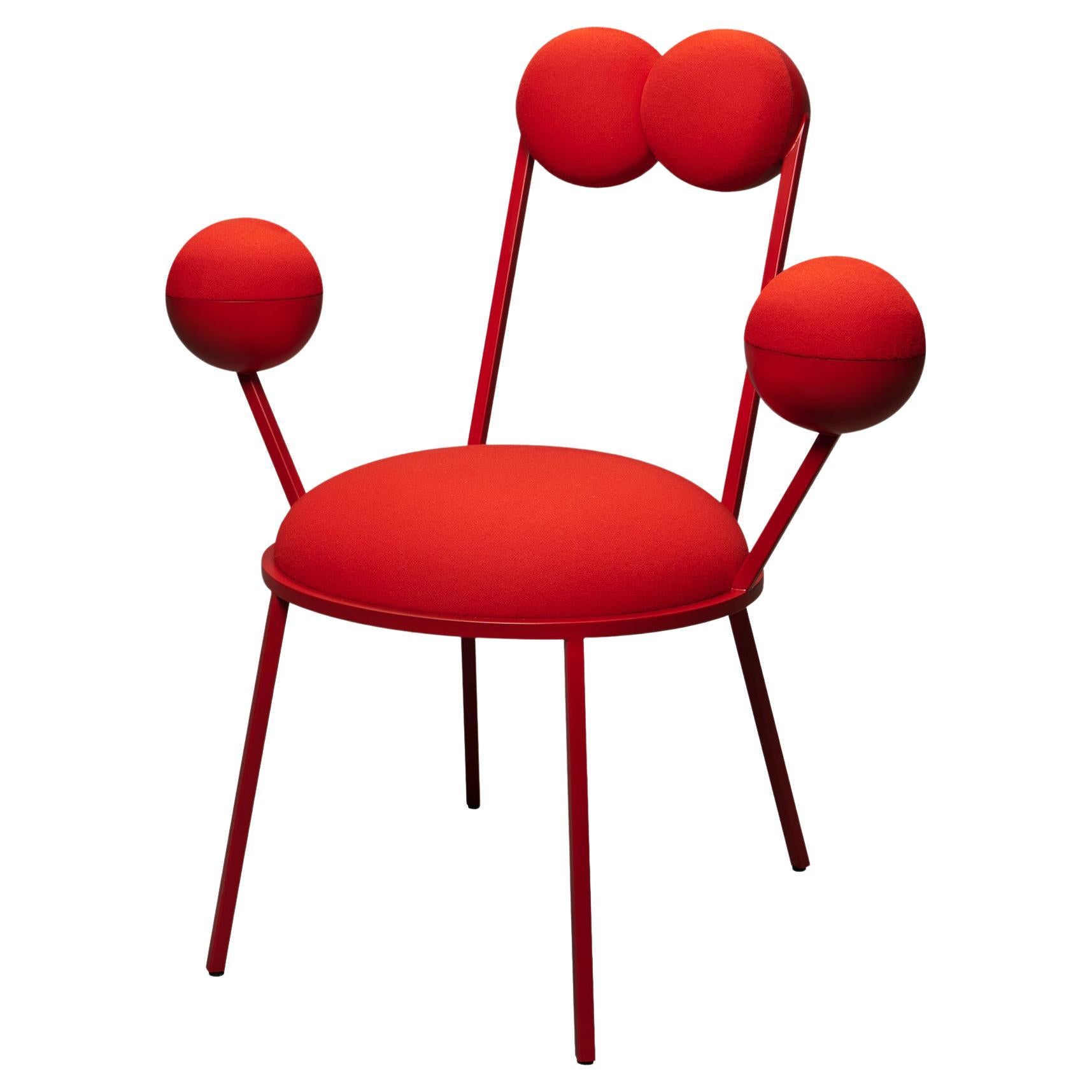 Trevor-Stuhl mit Armlehnen, rotem Gestell und Wolle von Lara Bohinc im Angebot