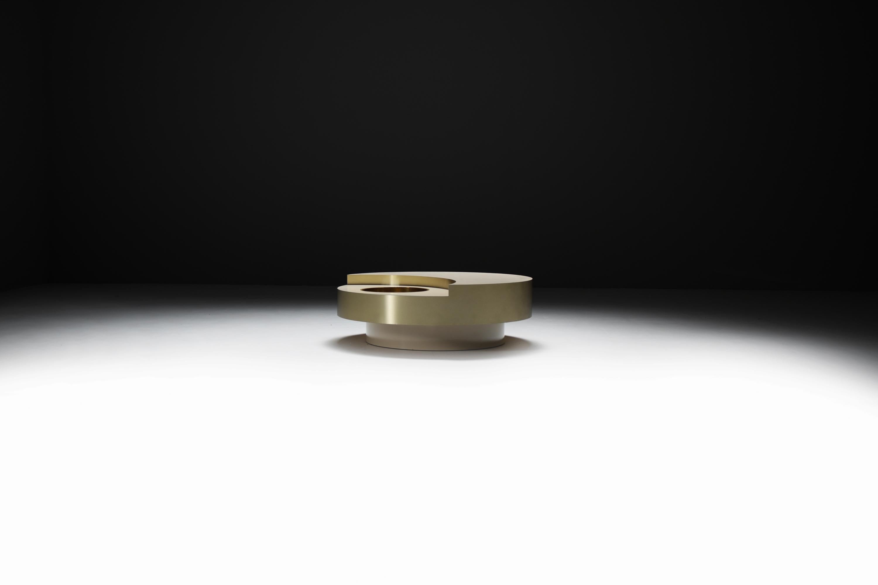 TRG revolving coffee table attributed to WILLY RIZZO Italy en Bueno estado para la venta en Buggenhout, Oost-Vlaanderen