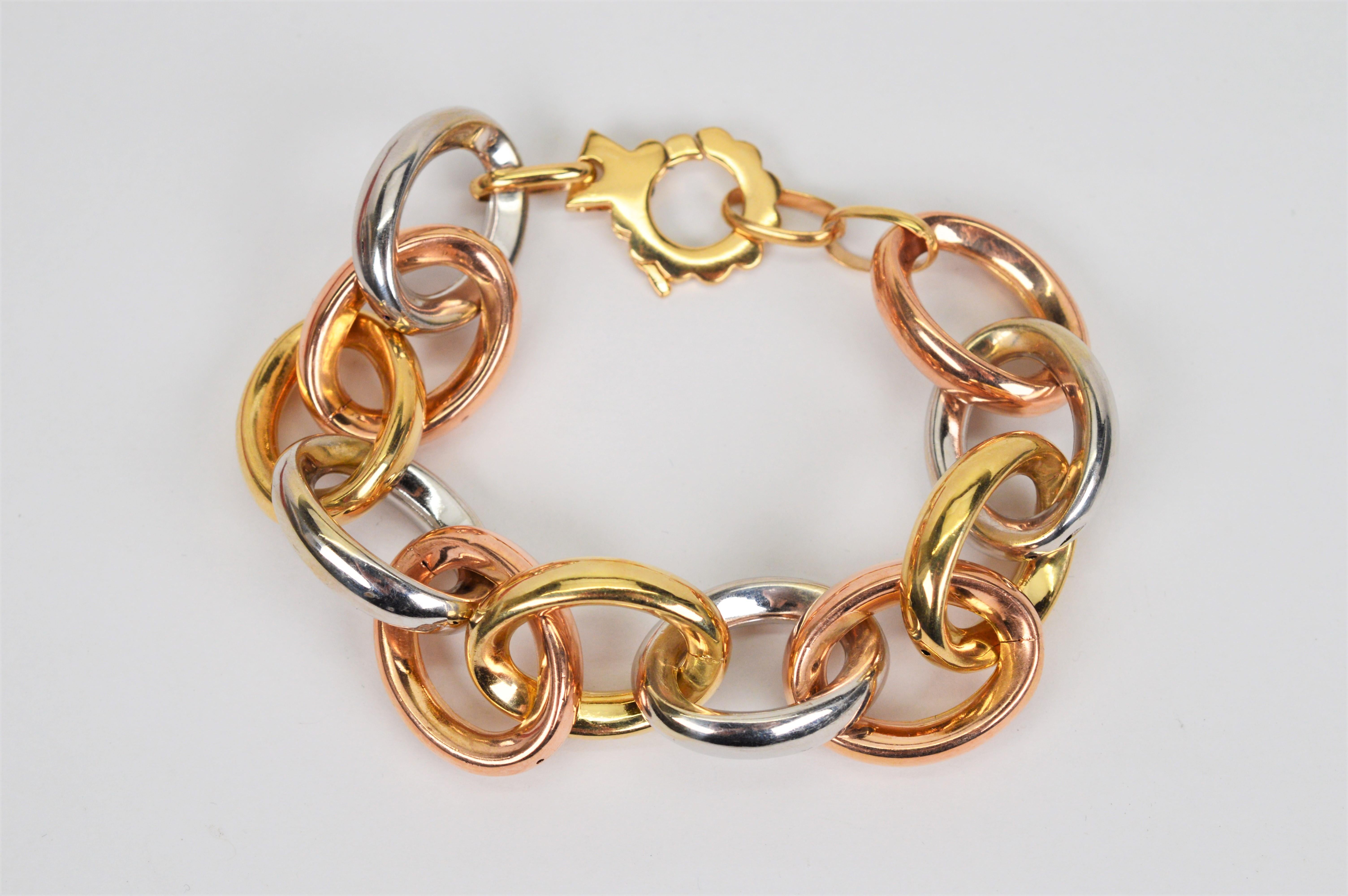 Tri Color 14 Karat Gold Oval Link Chain Bracelet In Excellent Condition In Mount Kisco, NY