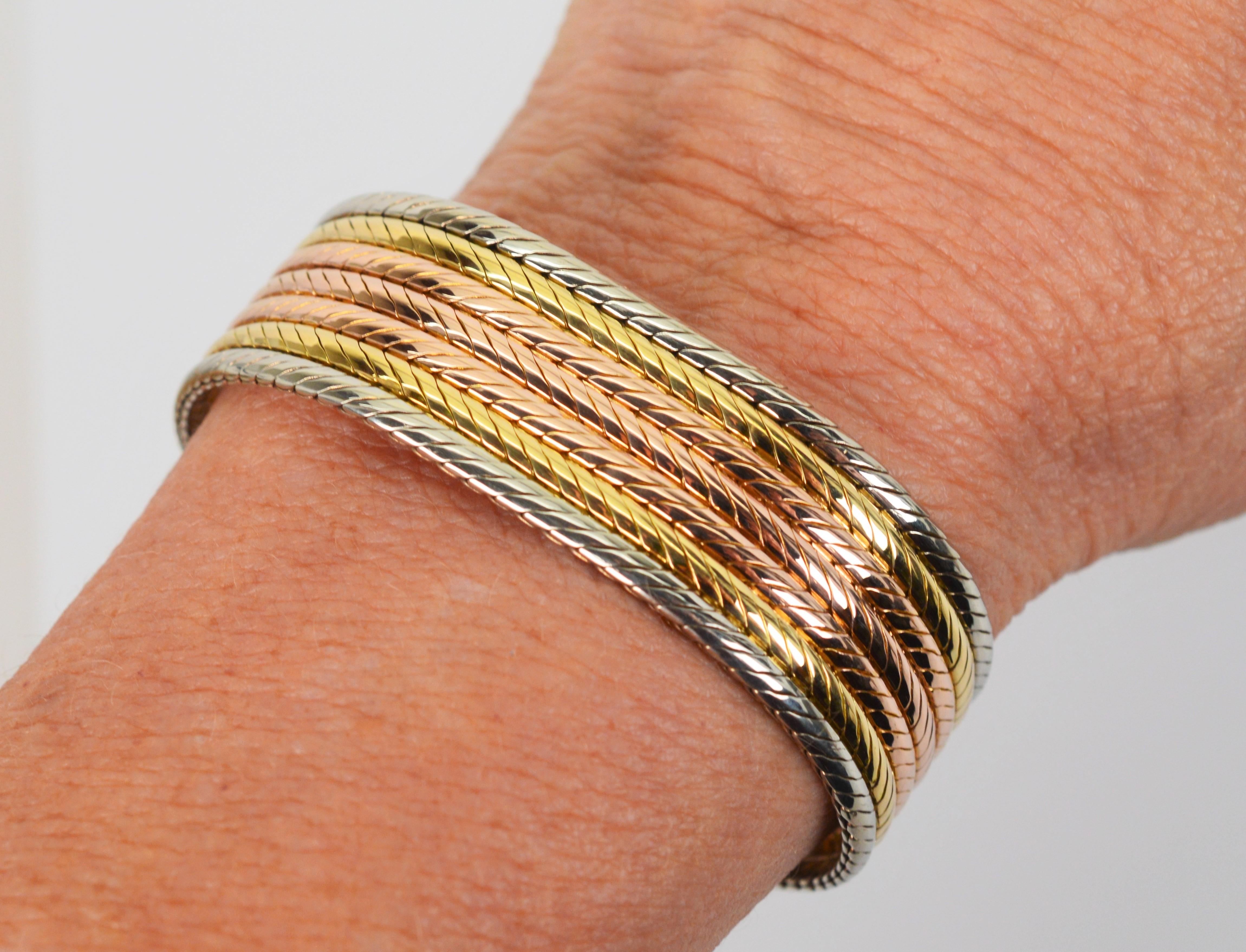 Tri Color 18 Karat Gold Serpentine Chain Statement Bracelet For Sale 3