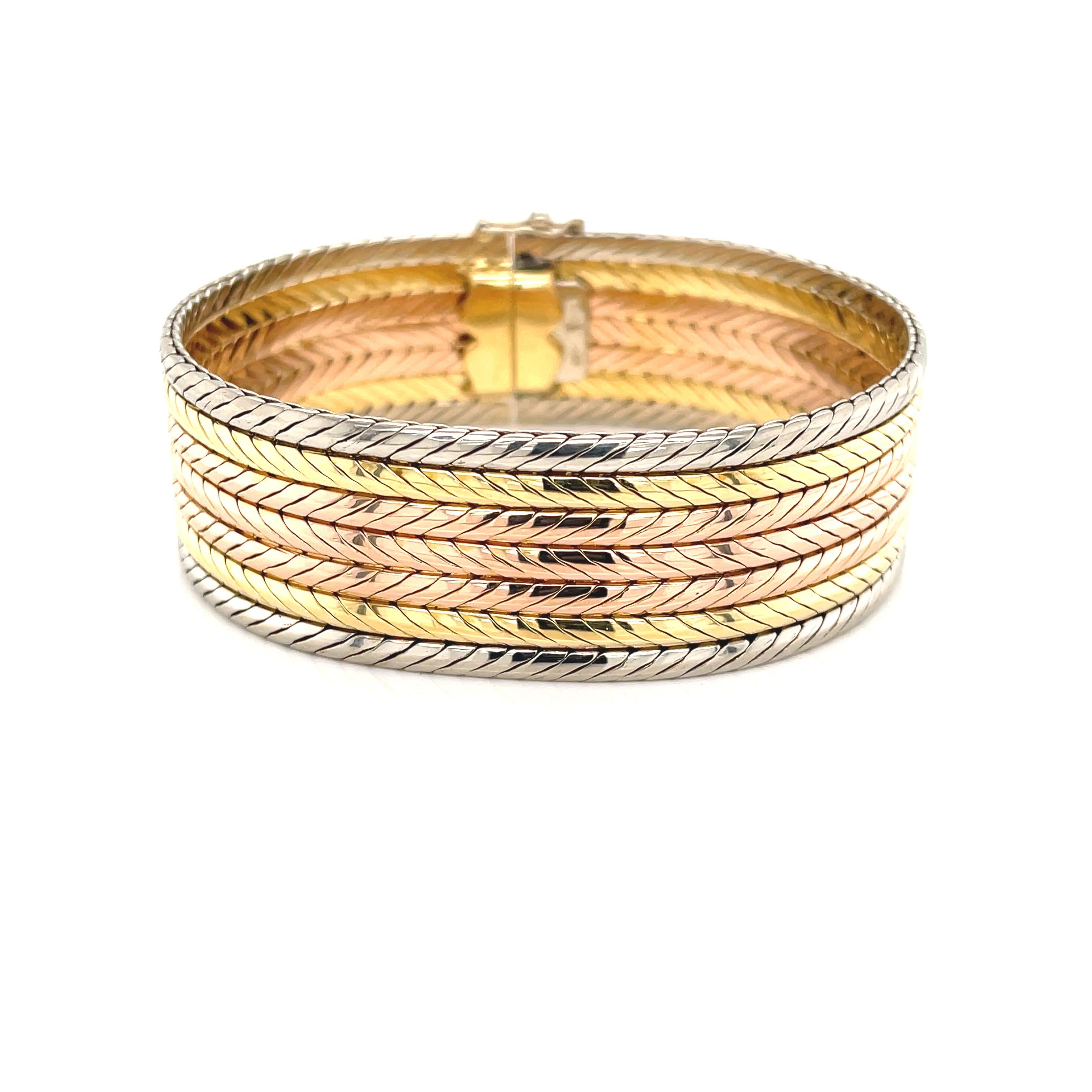 Tri Color 18 Karat Gold Serpentine Chain Statement Bracelet For Sale 1