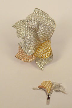Tri-Color 18 Karat Gold Flower Petal Diamond Ring with 8.24 Carat of Diamonds