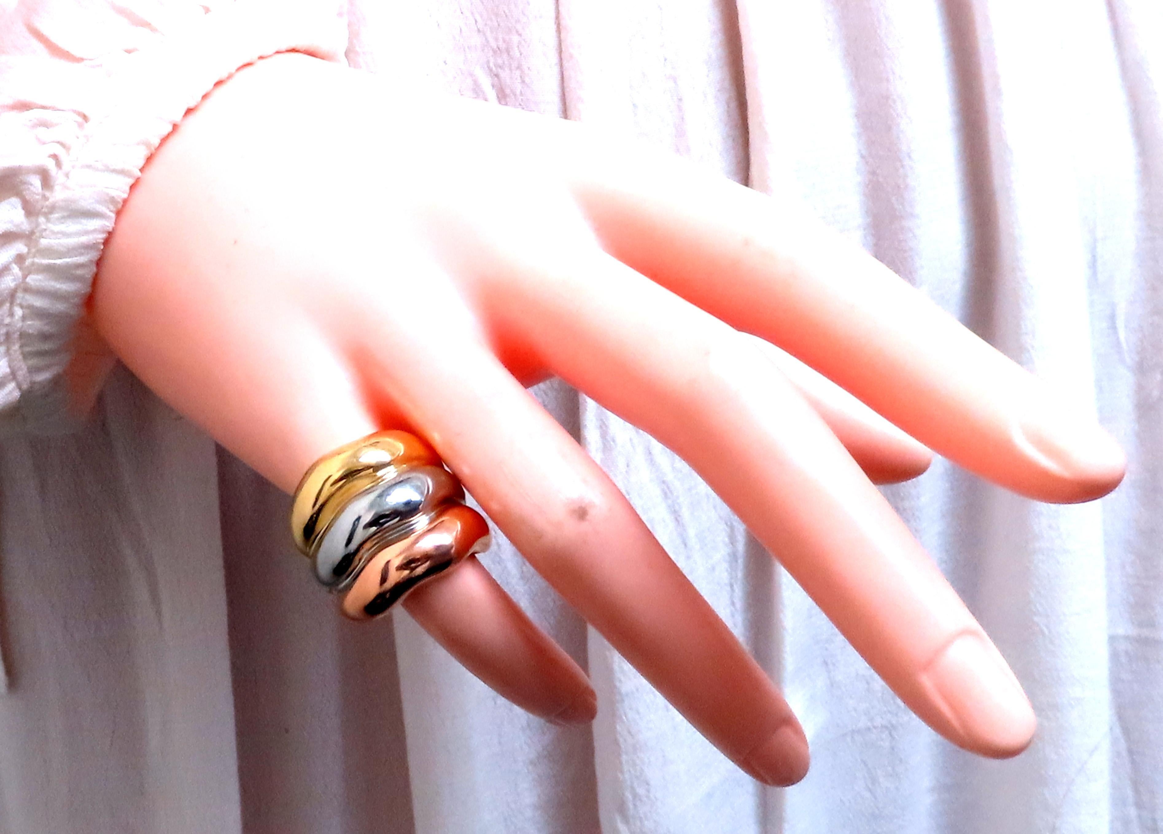 Neoclassical Tri-color Fused Wave Bands 18kt gold 12426 For Sale