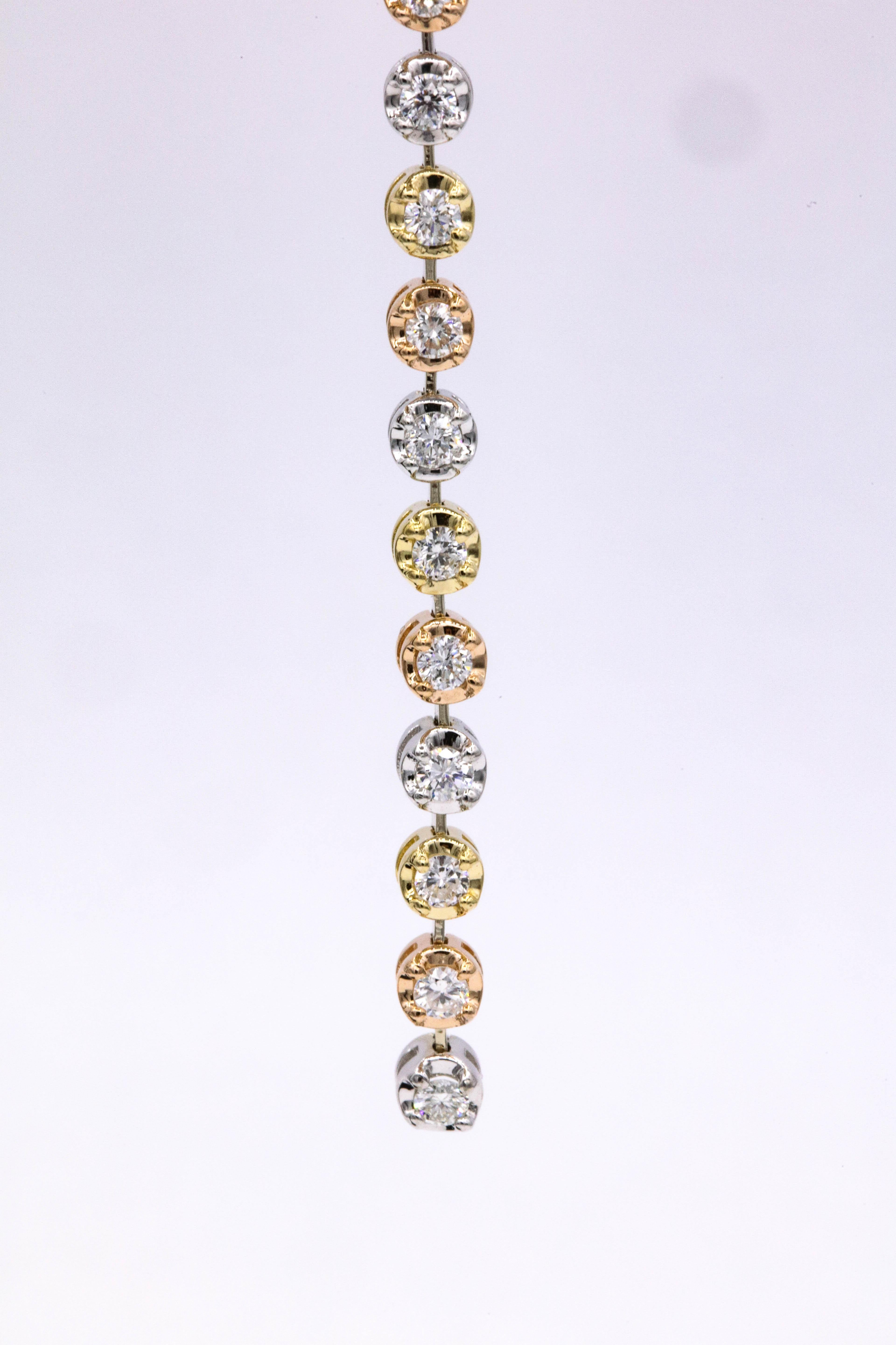 Boucles d'oreilles en goutte en or tricolore avec diamants 1,50 carat Pour femmes en vente