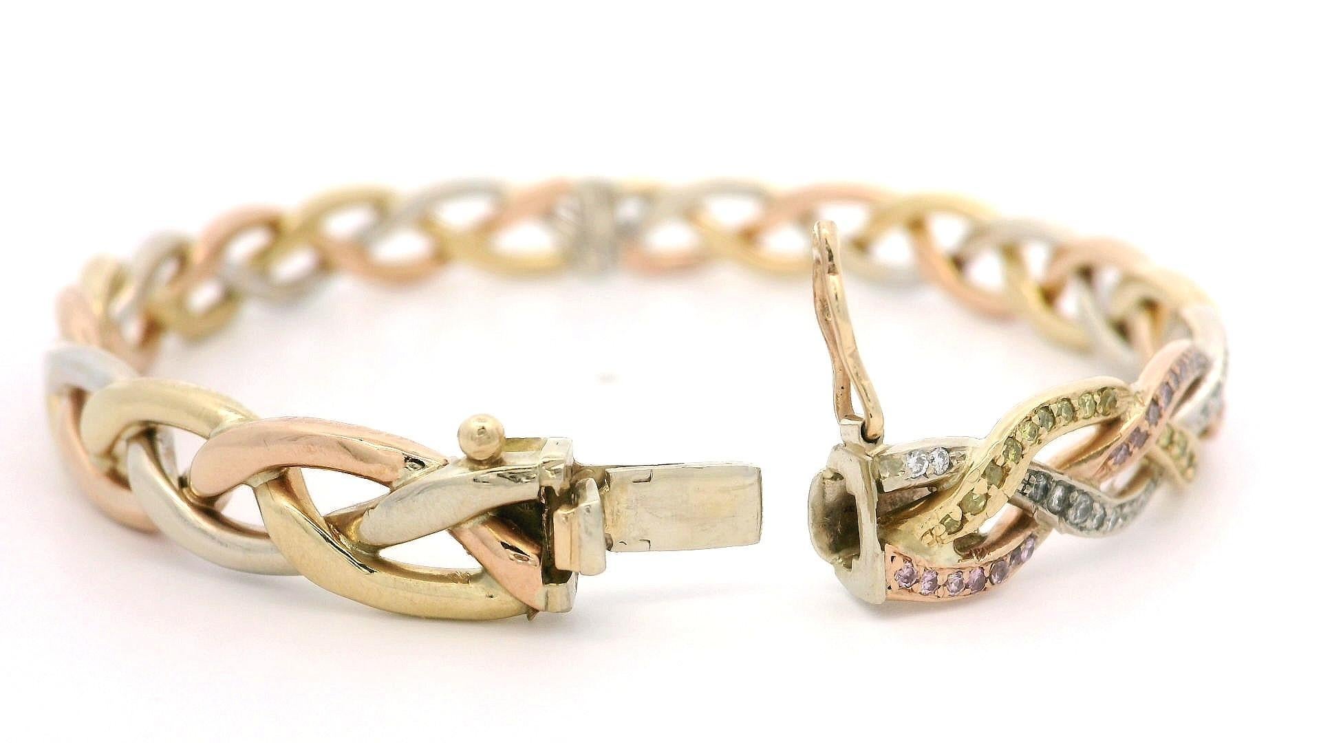 Pulsera tricolor de oro GIA de 1,80 ct con diamante amarillo rosa trenzado abierto en Excelente estado para la venta en Montclair, NJ