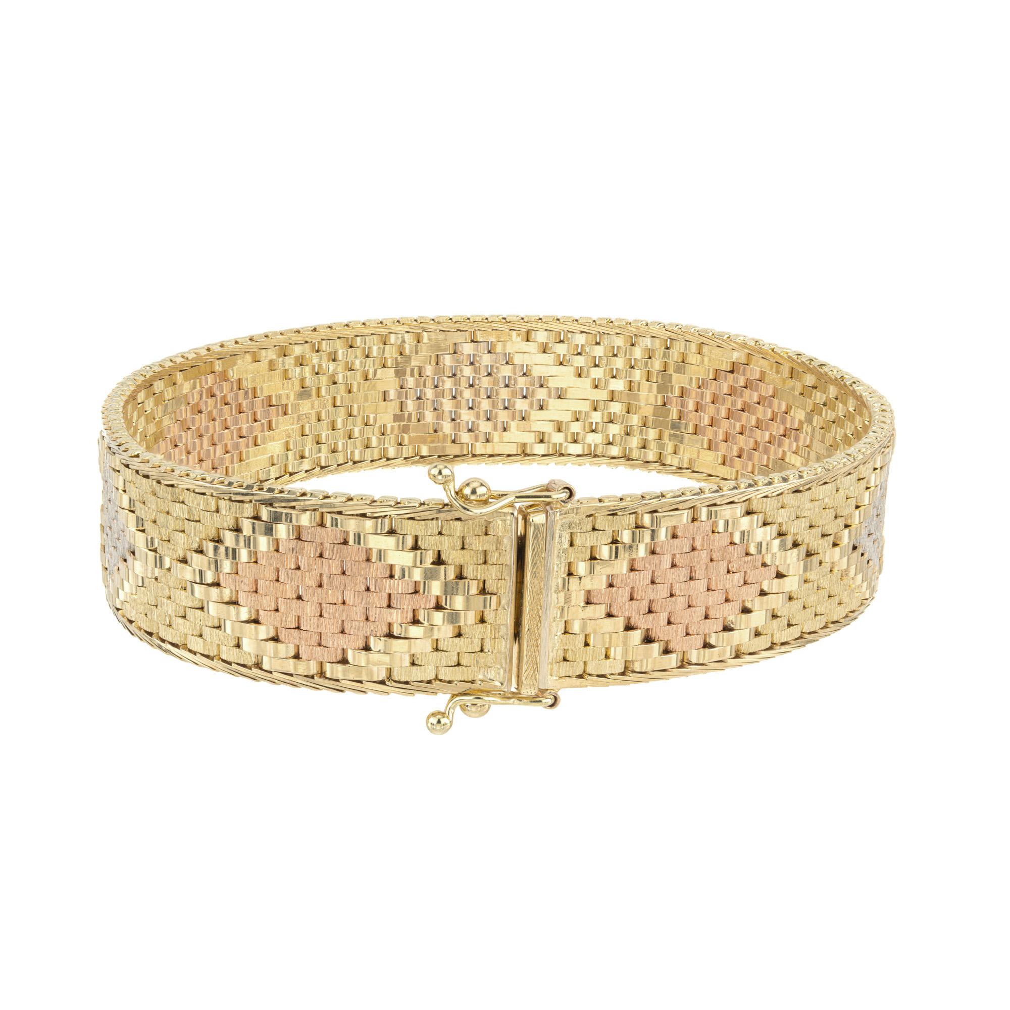Bracciale piatto tricolore in oro italiano In condizioni ottime in vendita a Stamford, CT