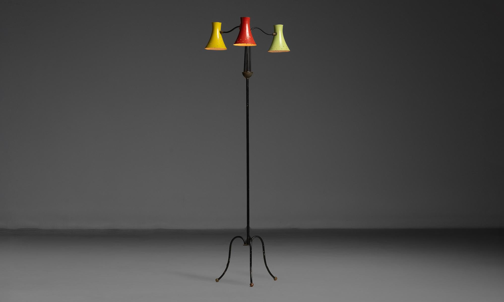 Italy, 1950
Floor lamp featuring three fully angulating shades in red, yellow and green.
22”dia x 67”h
Ref. L5037
$ 4,200