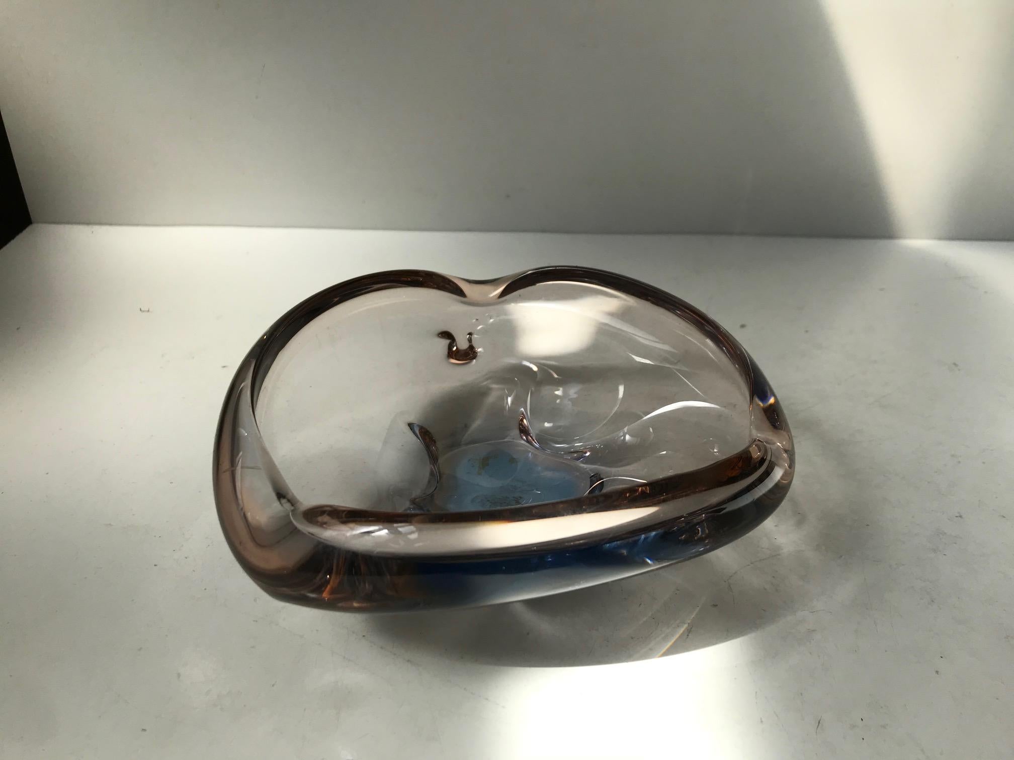 Dreifarbiger Aschenbecher aus Murano-Glas von Flavio Poli für Seguso, 1960er Jahre (Moderne der Mitte des Jahrhunderts) im Angebot