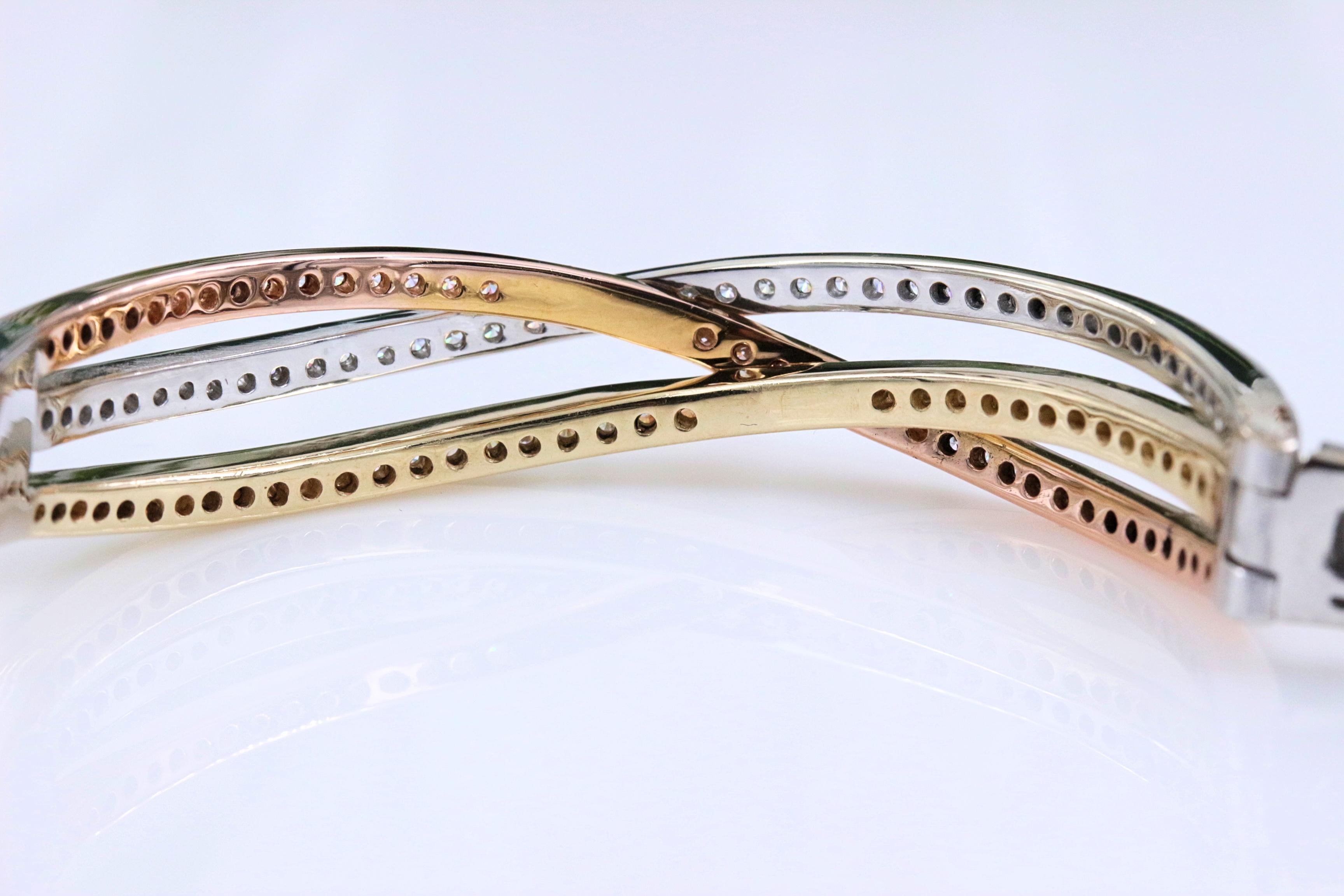 Tri-Color Round Diamond Bangle Bracelet 14 Kt White Yellow Rose Gold 2.00 Tcw In Excellent Condition For Sale In San Diego, CA