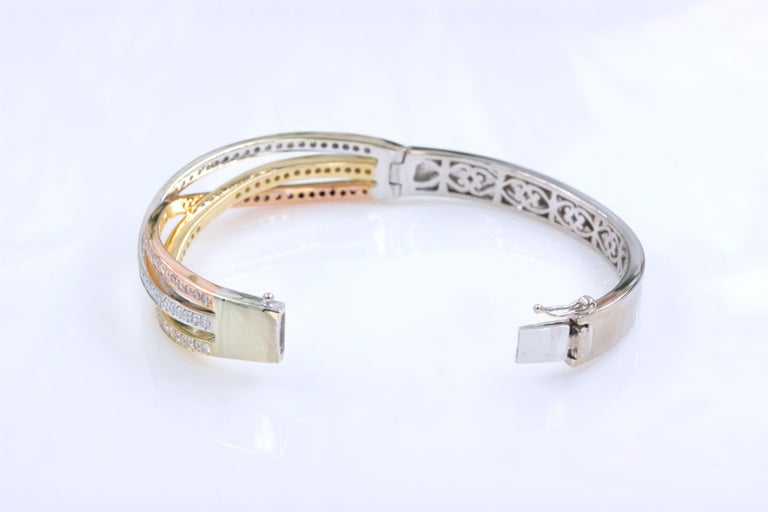 Tri-Color Round Diamond Bangle Bracelet 14 Kt White Yellow Rose Gold 2.00 Tcw For Sale 4