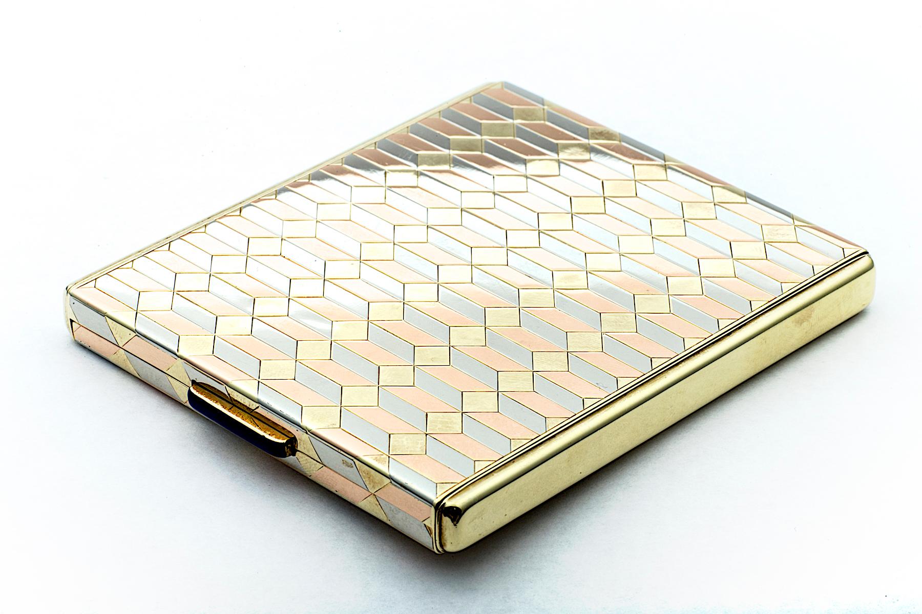 Tri-Colored Gold Mid-Century Compact In Excellent Condition In Greenwich, CT