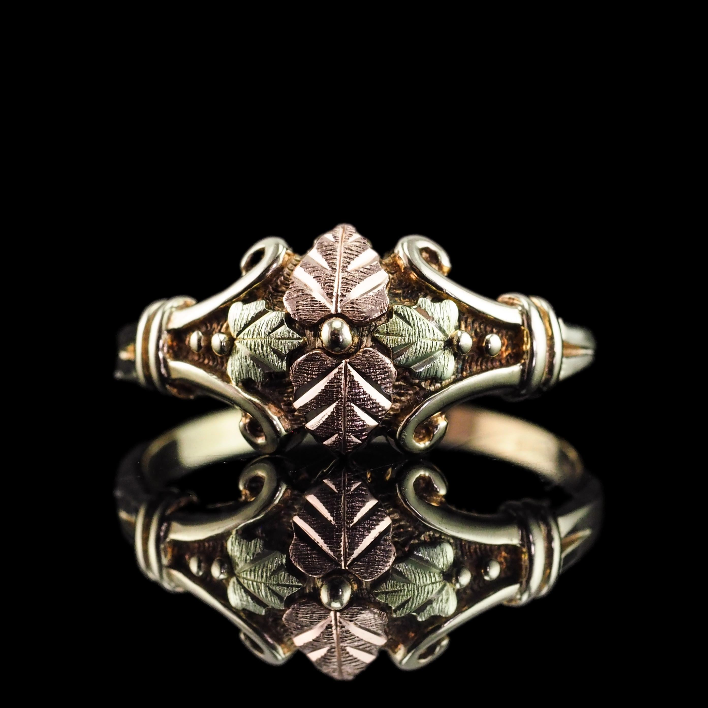 Tri-Colour Gold Ring with Foliate Motifs 9K Gold For Sale 9