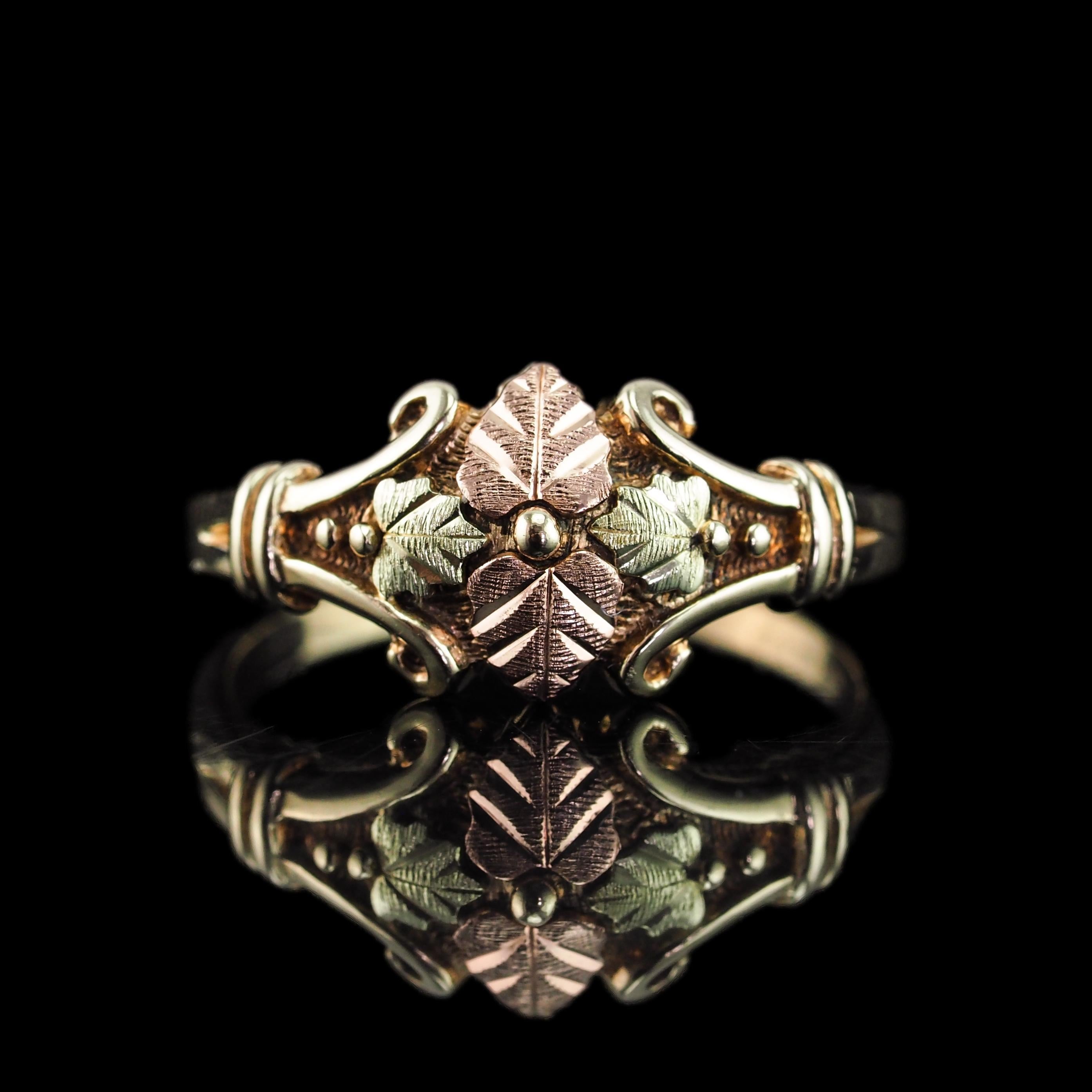 Tri-Colour Gold Ring with Foliate Motifs 9K Gold For Sale 11
