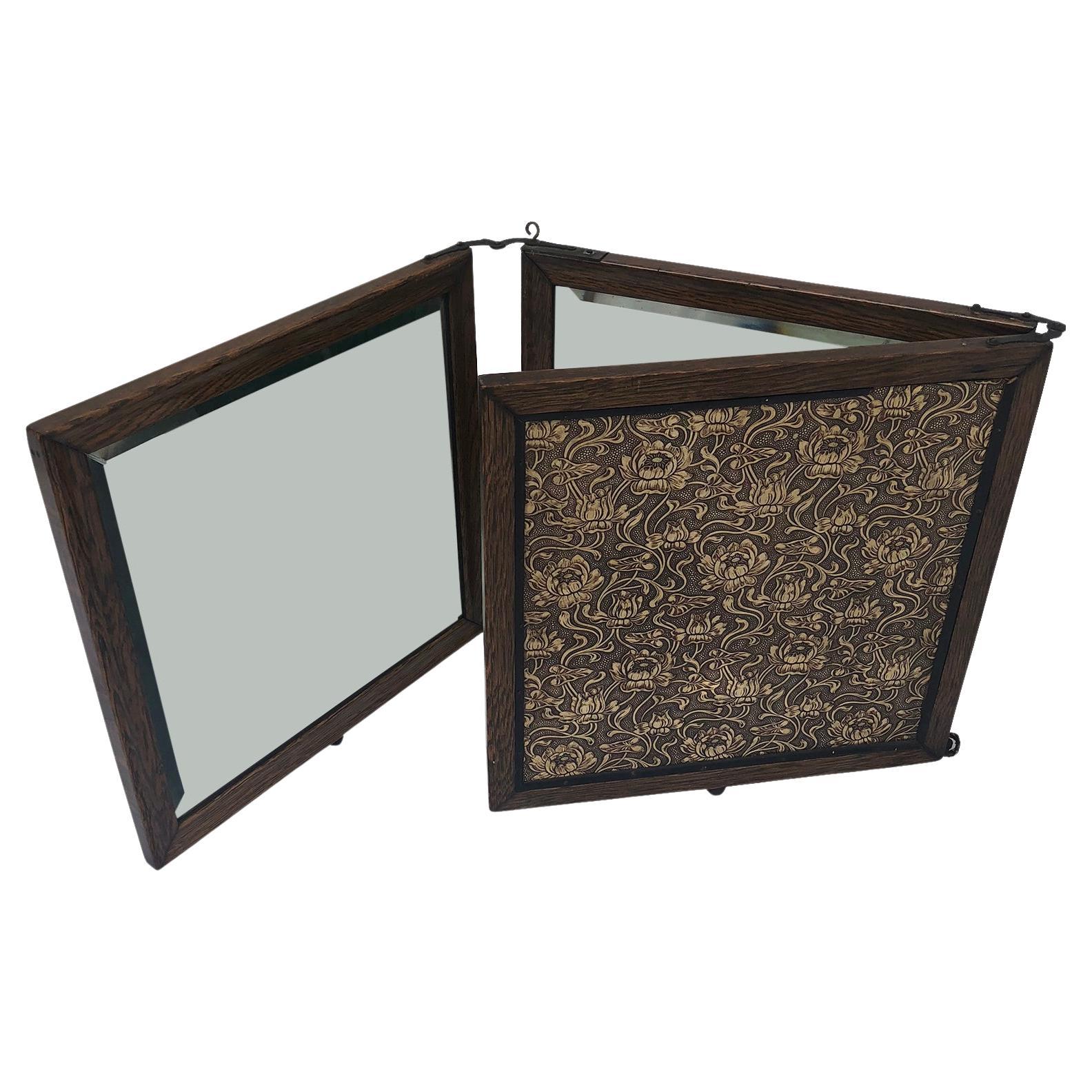 English Tri-Fold travel vanity or dresser mirror with beveled glass.