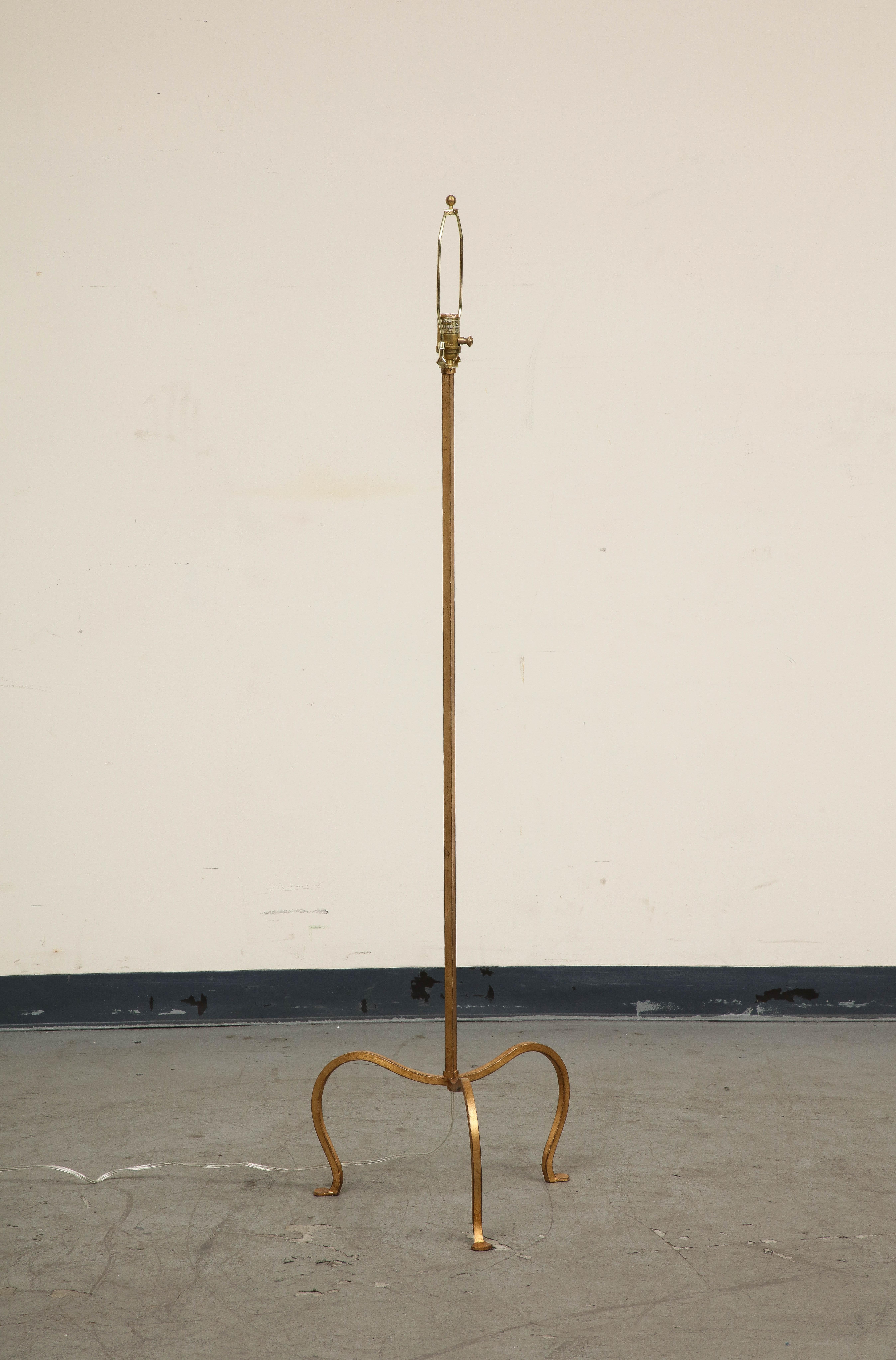 Contemporary Tri-Leg Floor Lamp in Gilded Iron For Sale