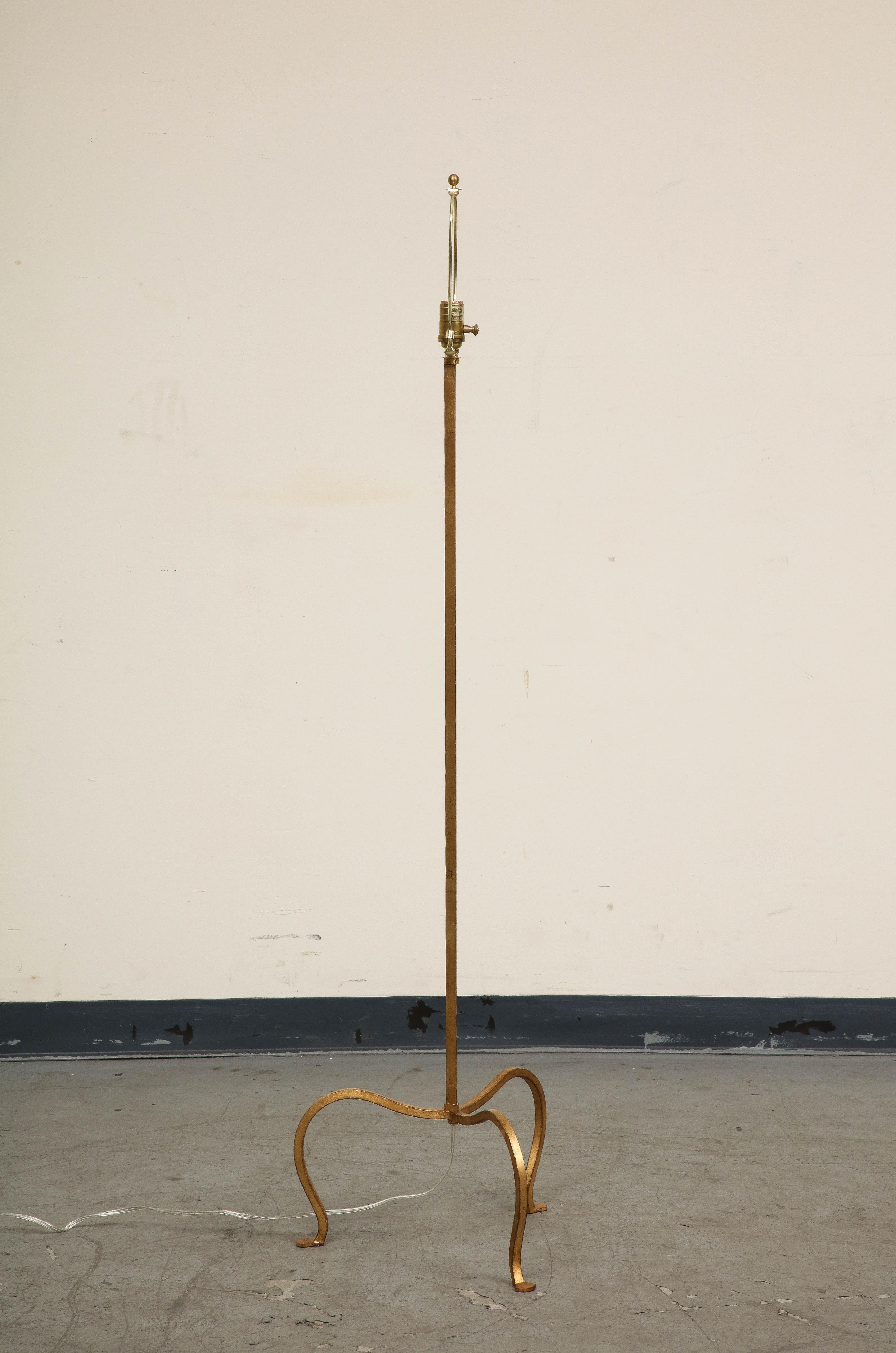 Tri-Leg Floor Lamp in Gilded Iron For Sale 1