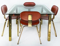 Tri Mark Tisch mit Glasplatte aus Messing und Leder und vier Stühlen