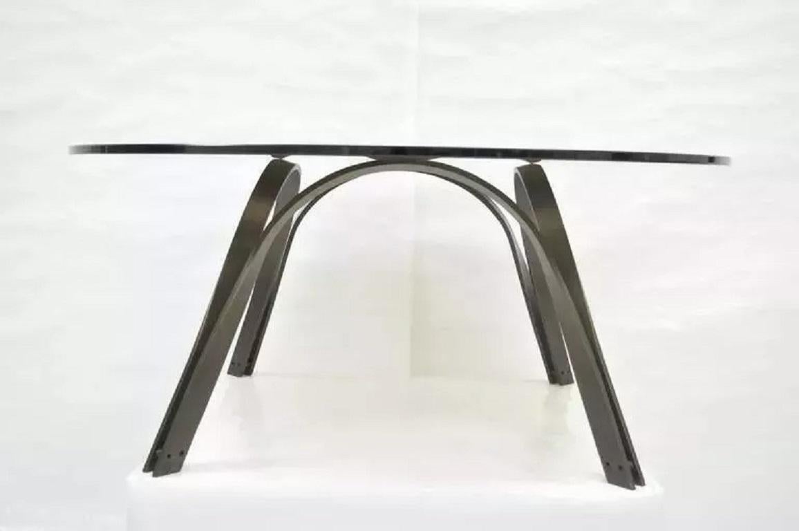 Tri-Mark Bronze Sculptural Round Glass Coffee Table After Roger Sprunger Dunbar en vente 4