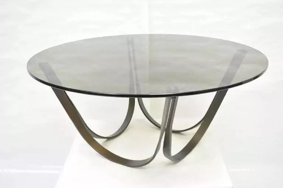 Mid-Century Modern Tri-Mark Bronze Sculptural Round Glass Coffee Table After Roger Sprunger Dunbar en vente