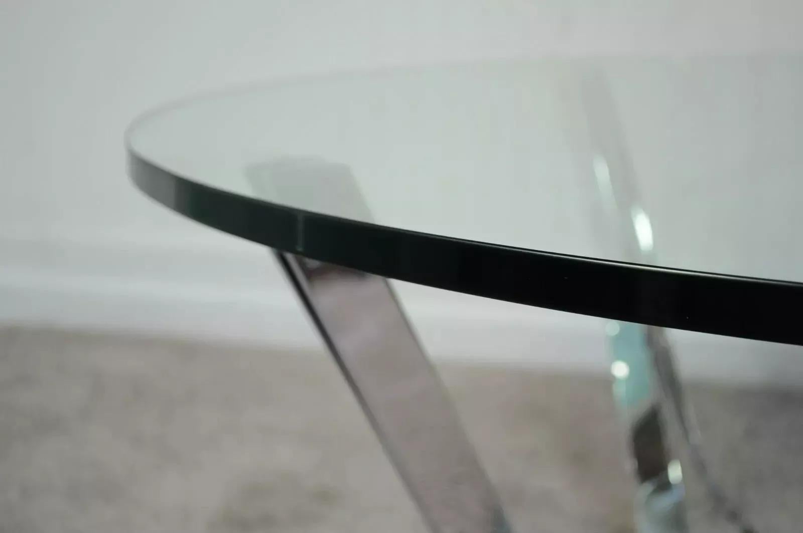 Table basse ronde en acier chromé Tri-Mark d'après Roger Sprunger pour Dunbar Bon état - En vente à Philadelphia, PA