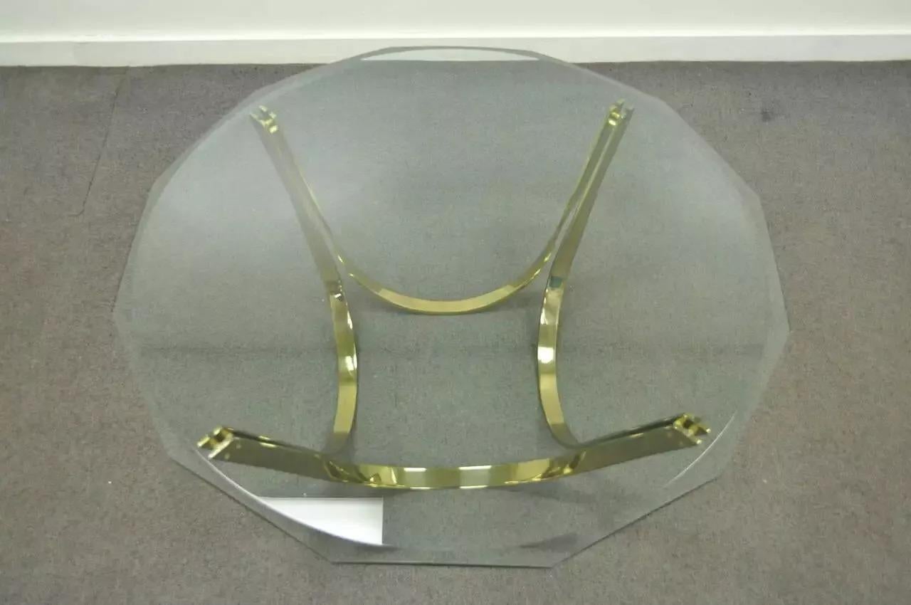 Table basse arquée en verre et acier plaqué laiton Tri-Mark Mid Century Modern en vente 2