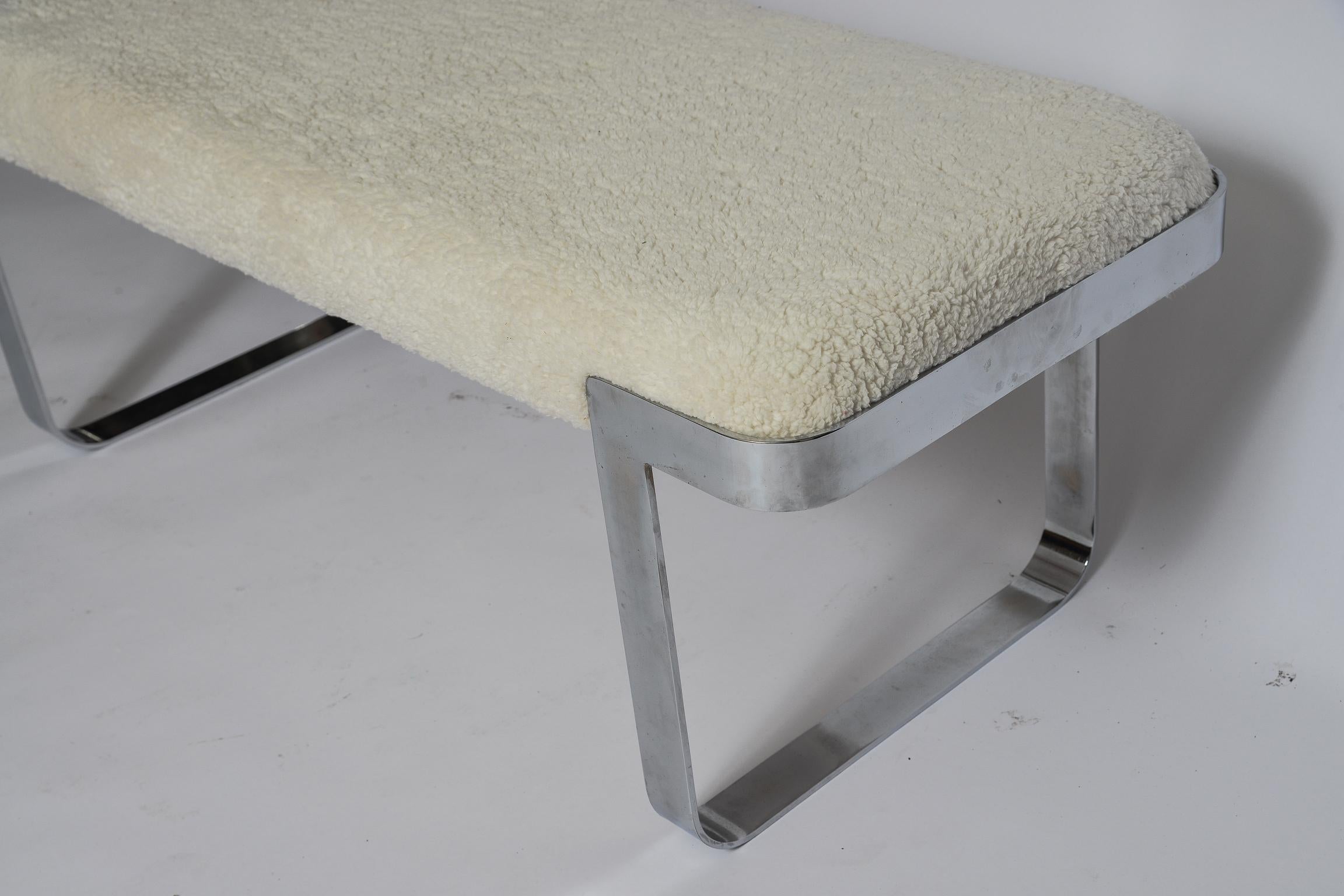 Tri Mark Upholstered Bench In Good Condition For Sale In West Palm Beach, FL
