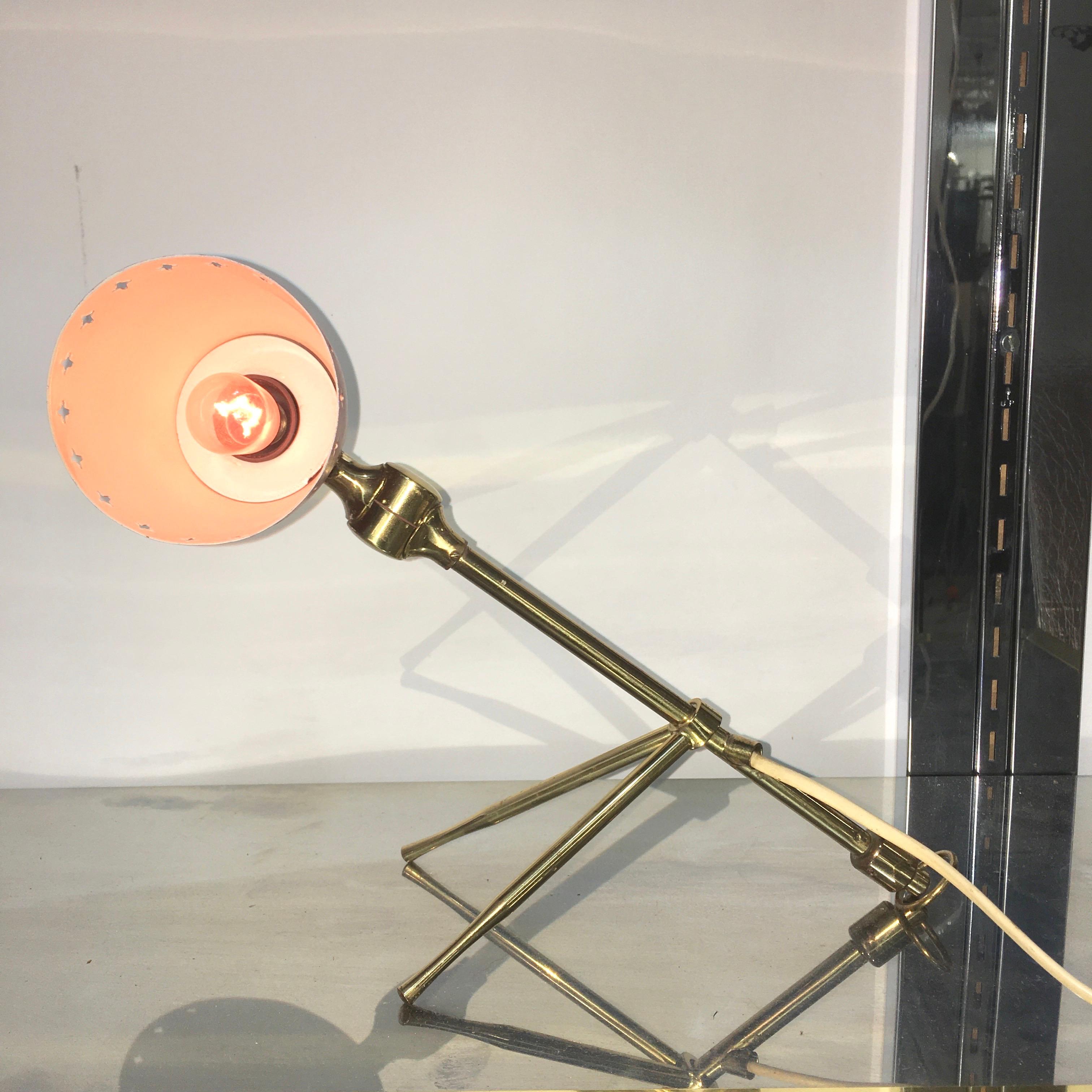 Lampe murale ou lampe de bureau à troispods par Falkenbergs Belysning en vente 4