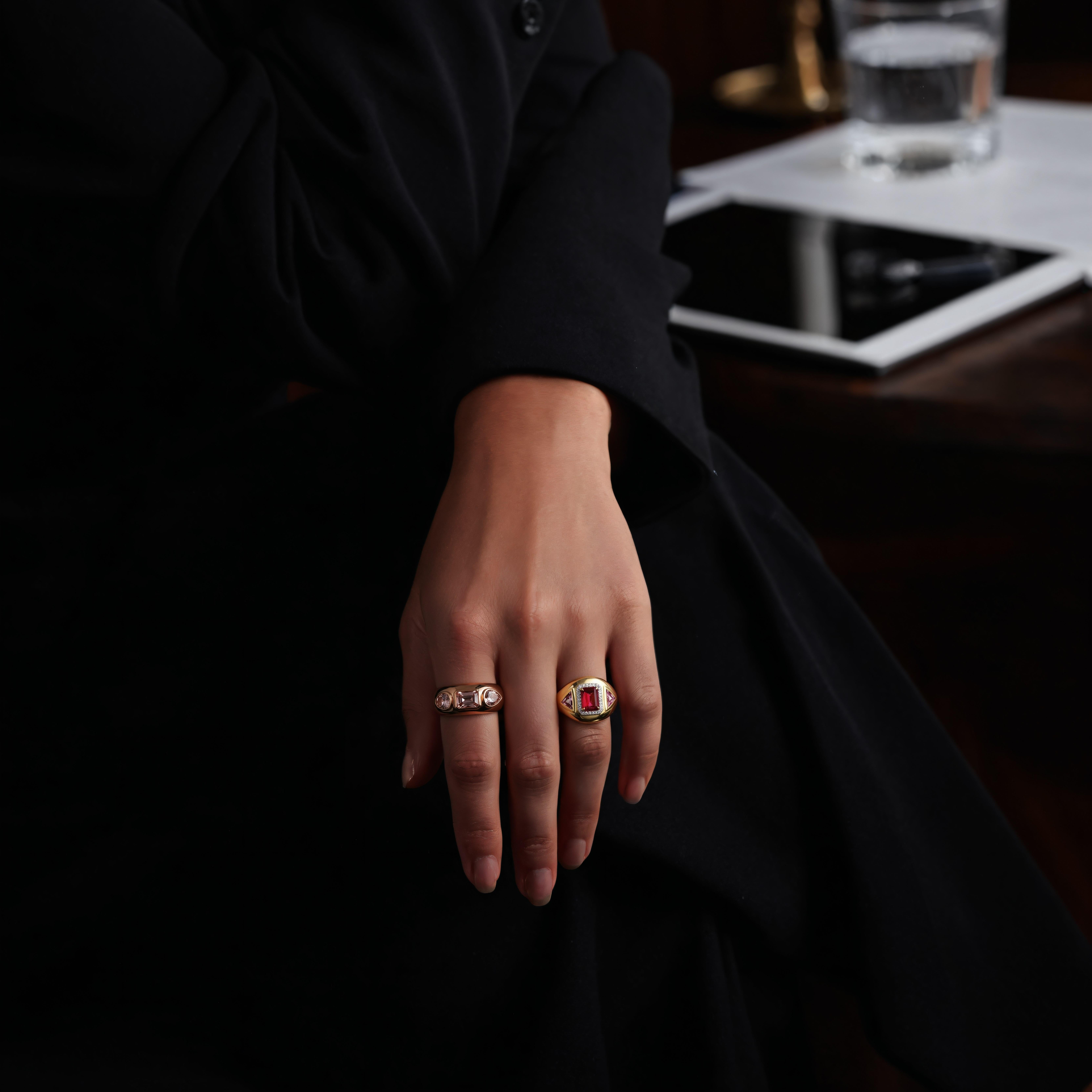 En vente :  Bague en or rose 14 carats (ou 18 carats sur demande) à trois pierres en Morganite 2