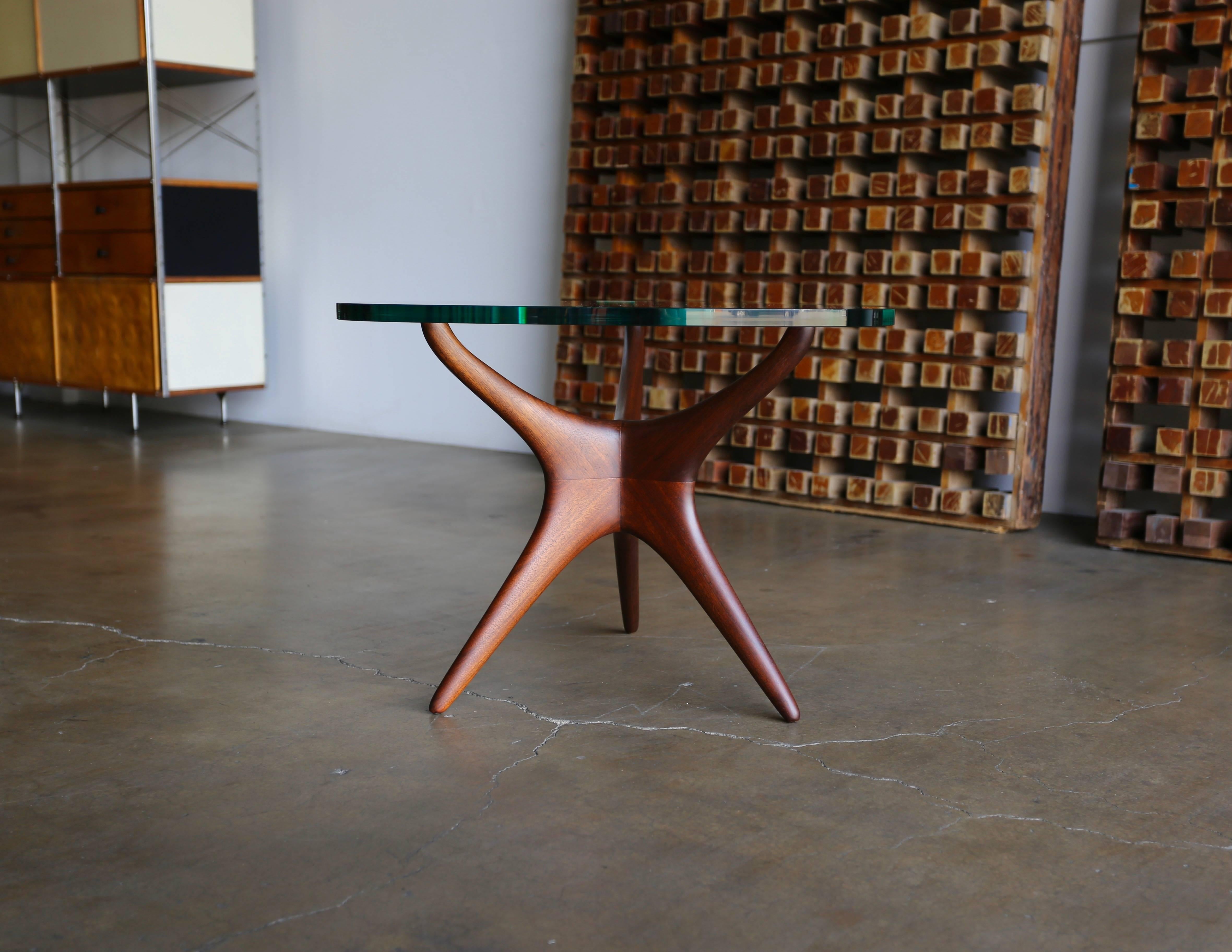 Tri-Symmetric Occasional Table by Vladimir Kagan In Good Condition In Costa Mesa, CA
