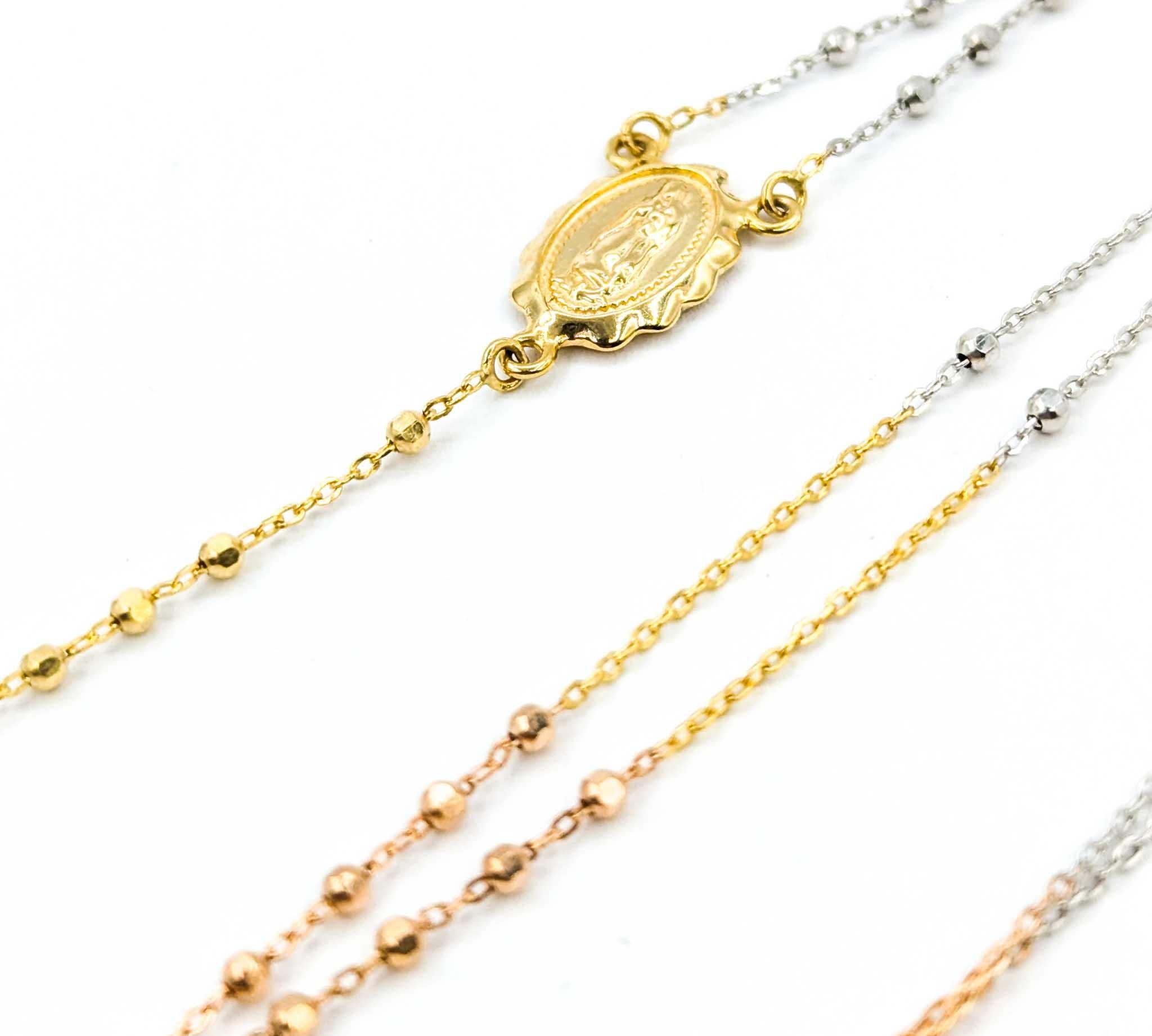 Collana con rosario tricolore e croce in oro 14k In condizioni ottime in vendita a Bloomington, MN