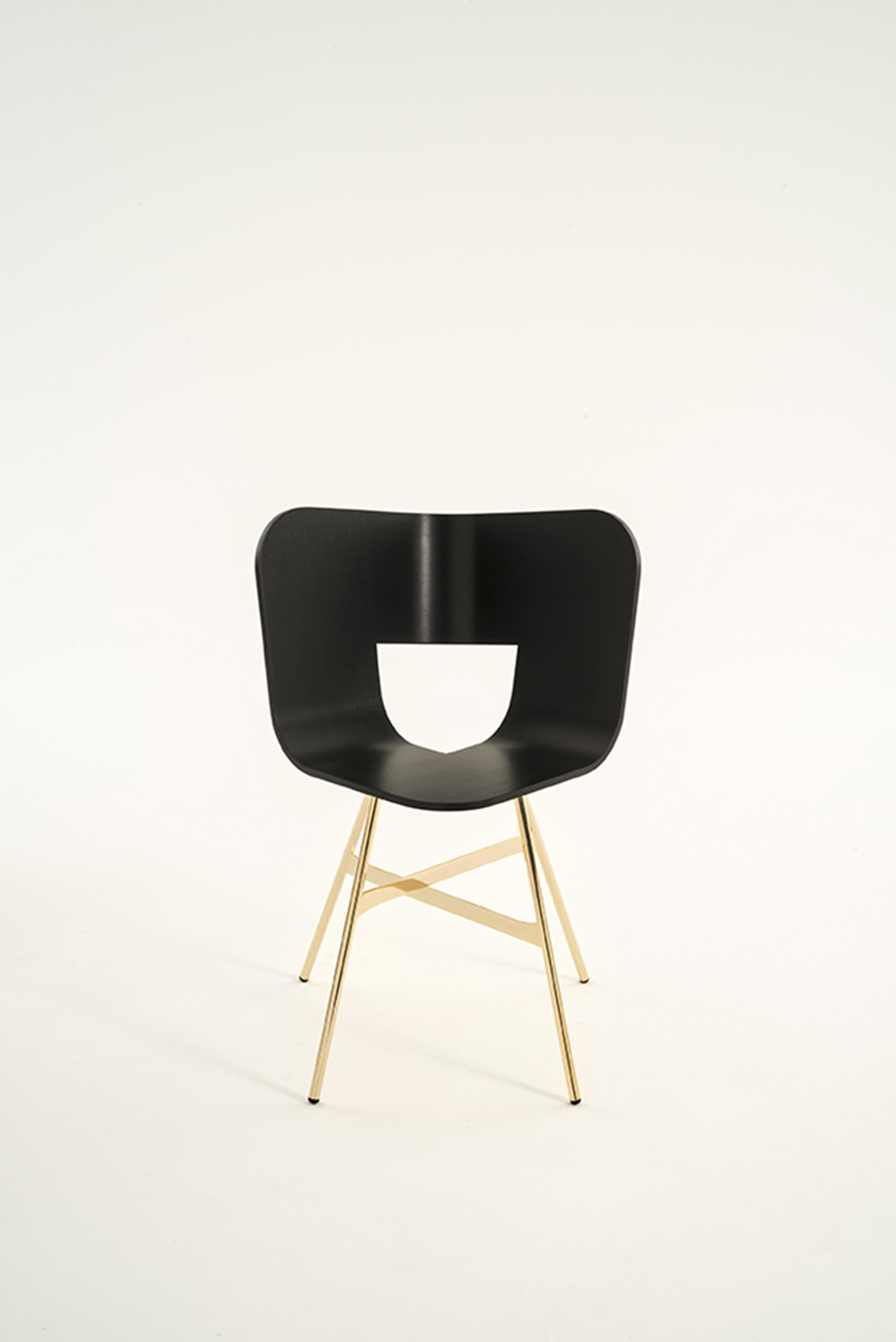 Machine-Made Tria Chair, Oak Shell, Black Metal Legs, Solid Minimalist Icon Made In Italy