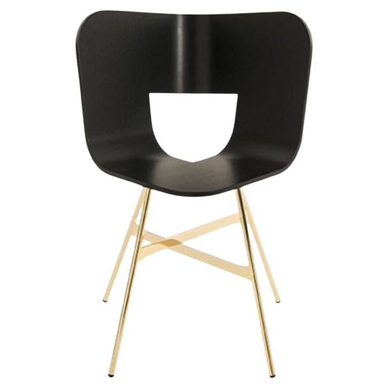 Chaise à 4 pieds TRIA en or, assise en pore ouvert noir par Colé Italia