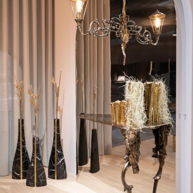 Contemporary Tria – Large Decorative Sculpture in Nero Marquina For Sale