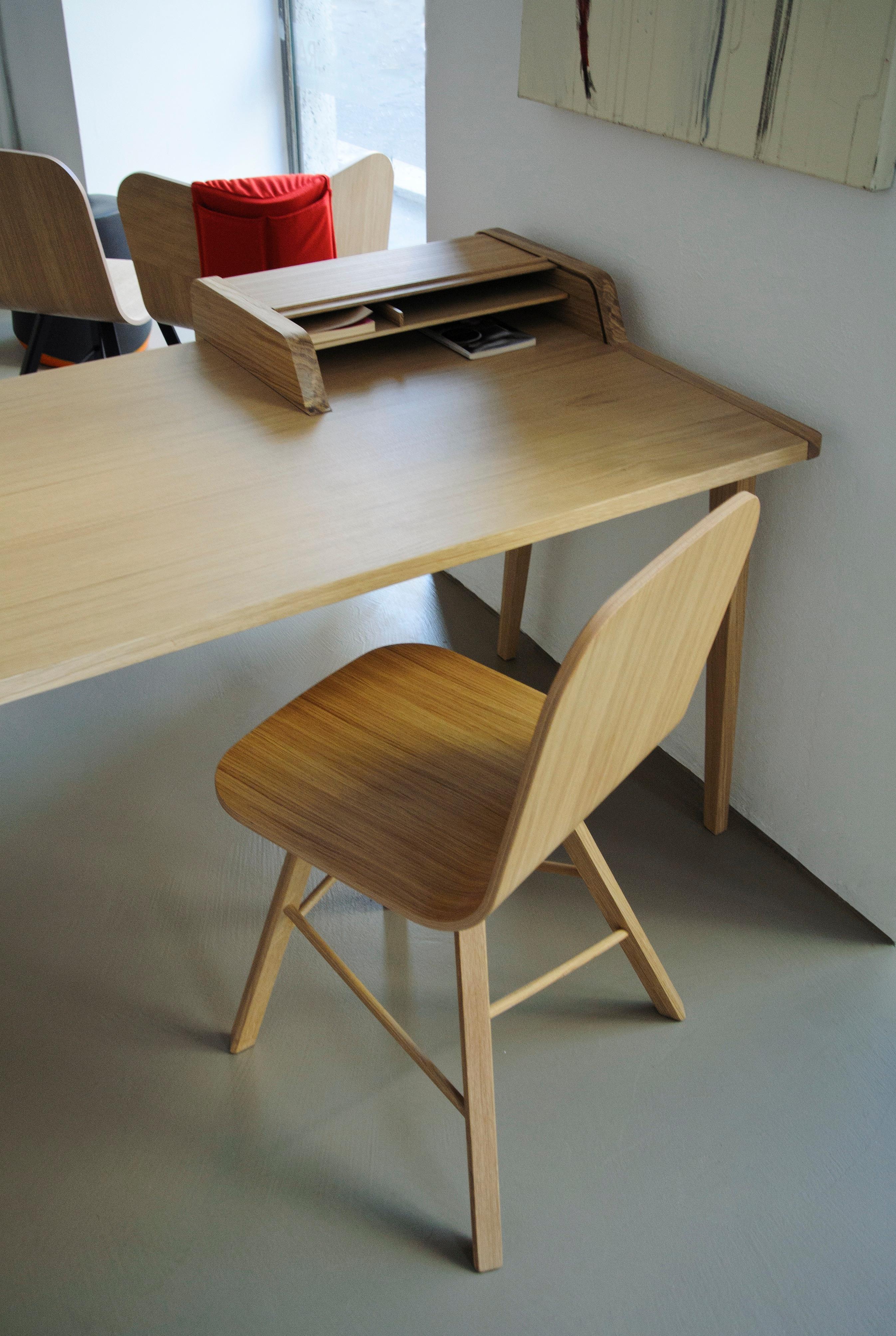Tria Simple Chair Oak and Green Upholstered Seat by Colé, Minimalist For Sale 7