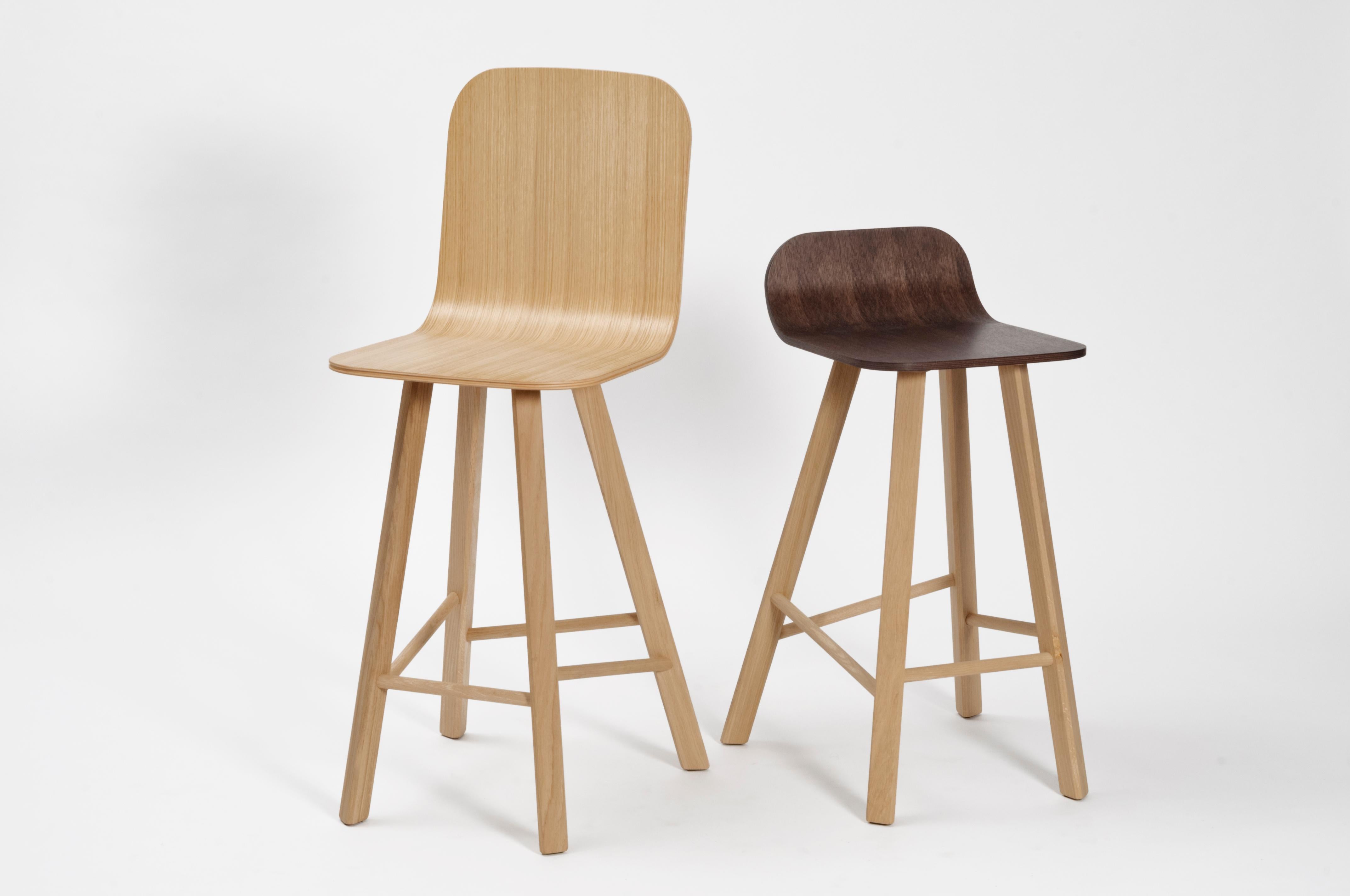 Tria Hocker mit hoher Rückenlehne von Col, minimalistisches Design-Ikon, inspiriert von der Grafikkunst im Angebot 5