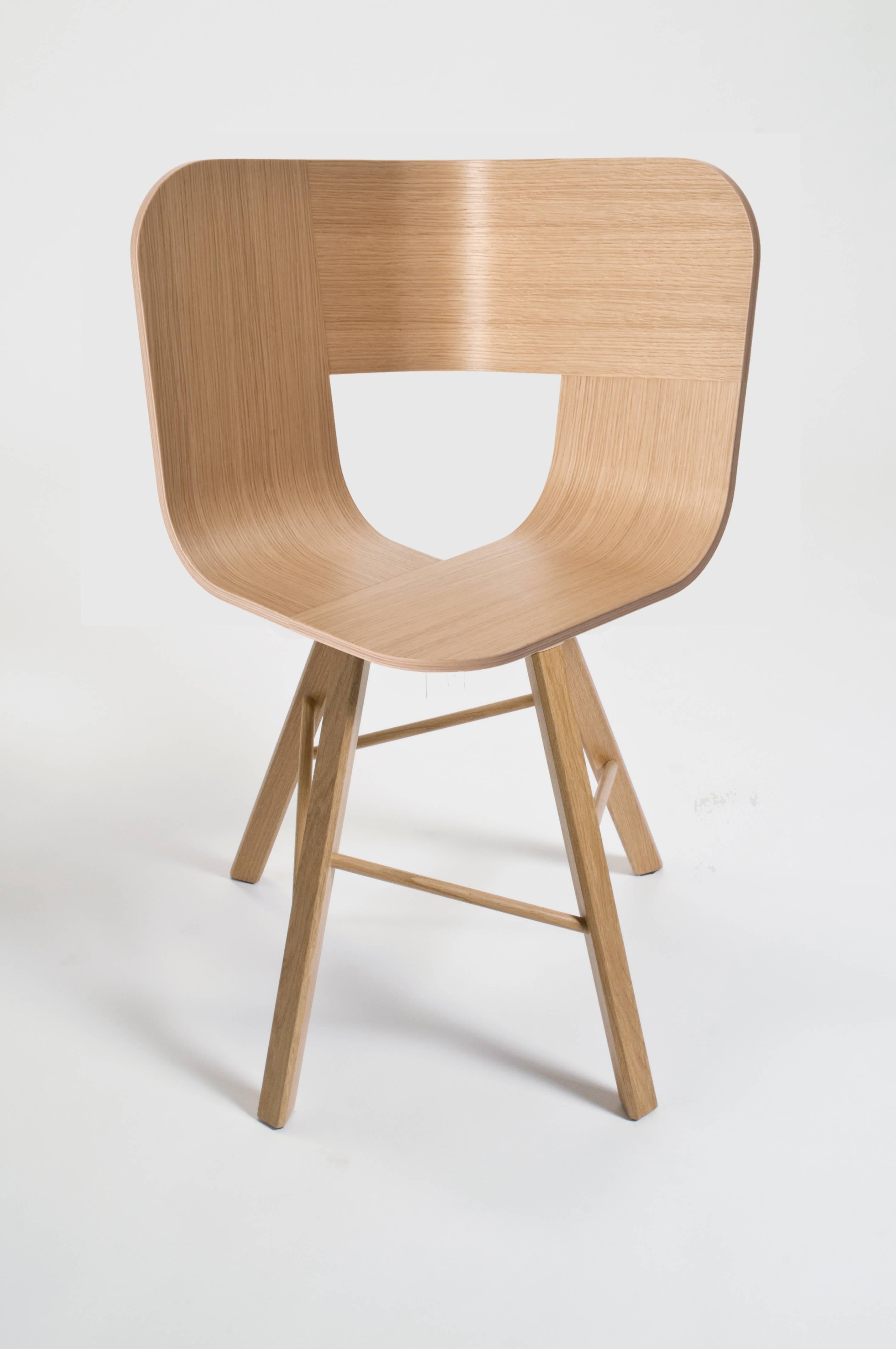 Chaise Tria en bois, quatre pieds avec bandes graphiques et manteau en placage ivoire et noir en vente 11
