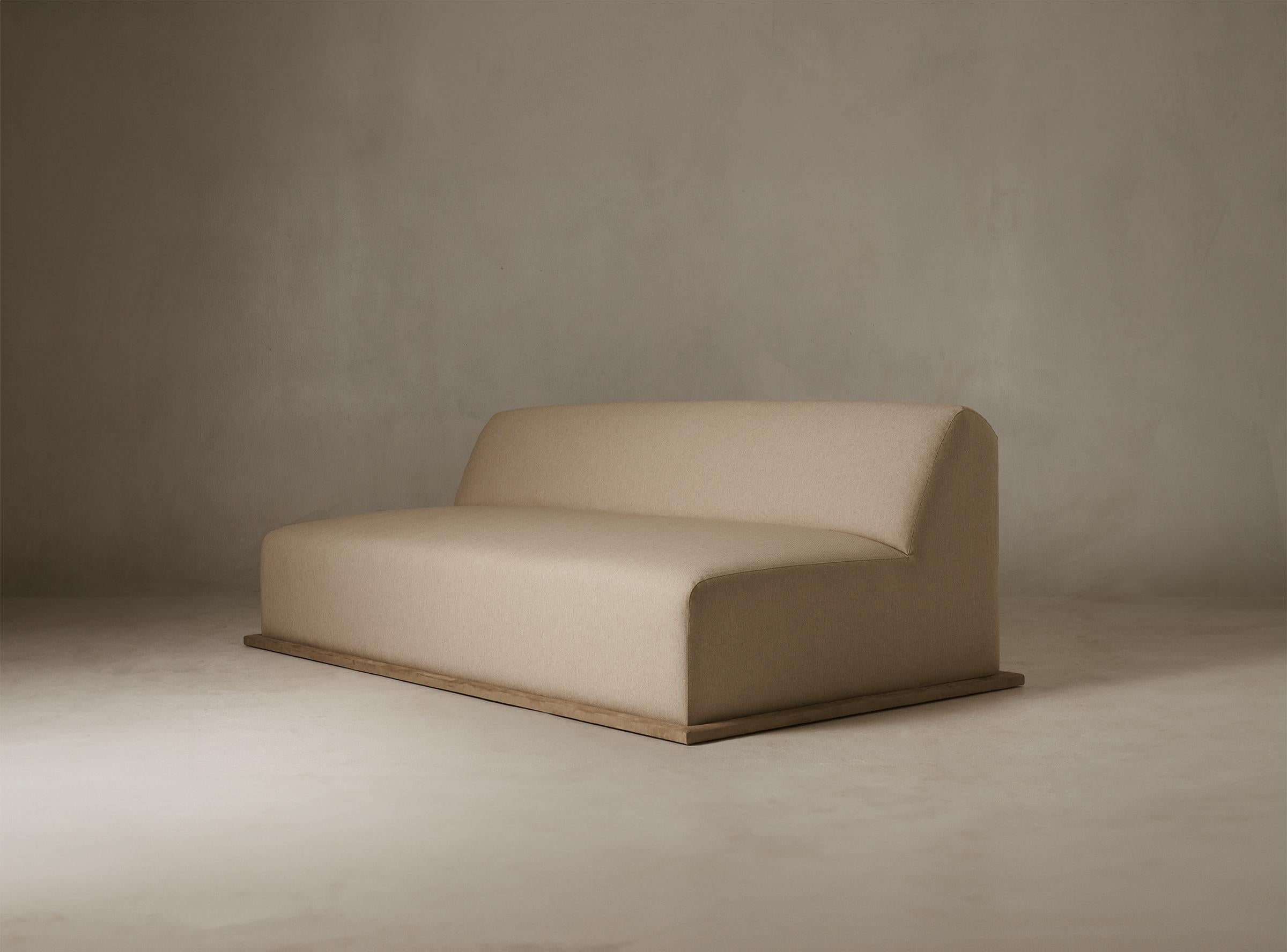By understanding the three cultural philosophies of life below, we’ve designed this sofa to embody the feeling of
all three concepts.
• Lo Struscio: An Italian practice of slow-living. Italians believe that slowing down has the potential to not