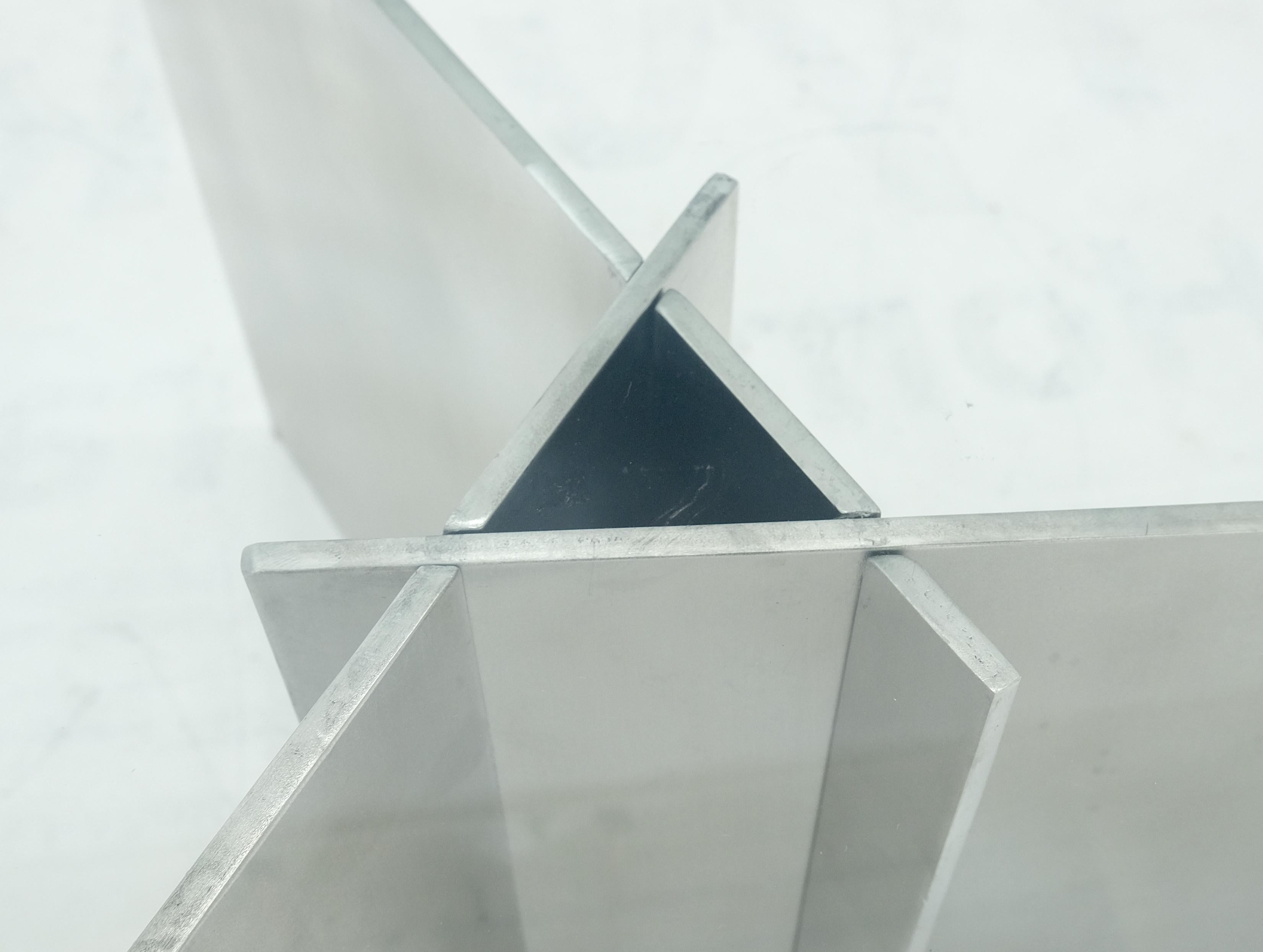 Triangle Aluminum Interlocking Sheet Metal Base Round Glass Top Coffee Table 4