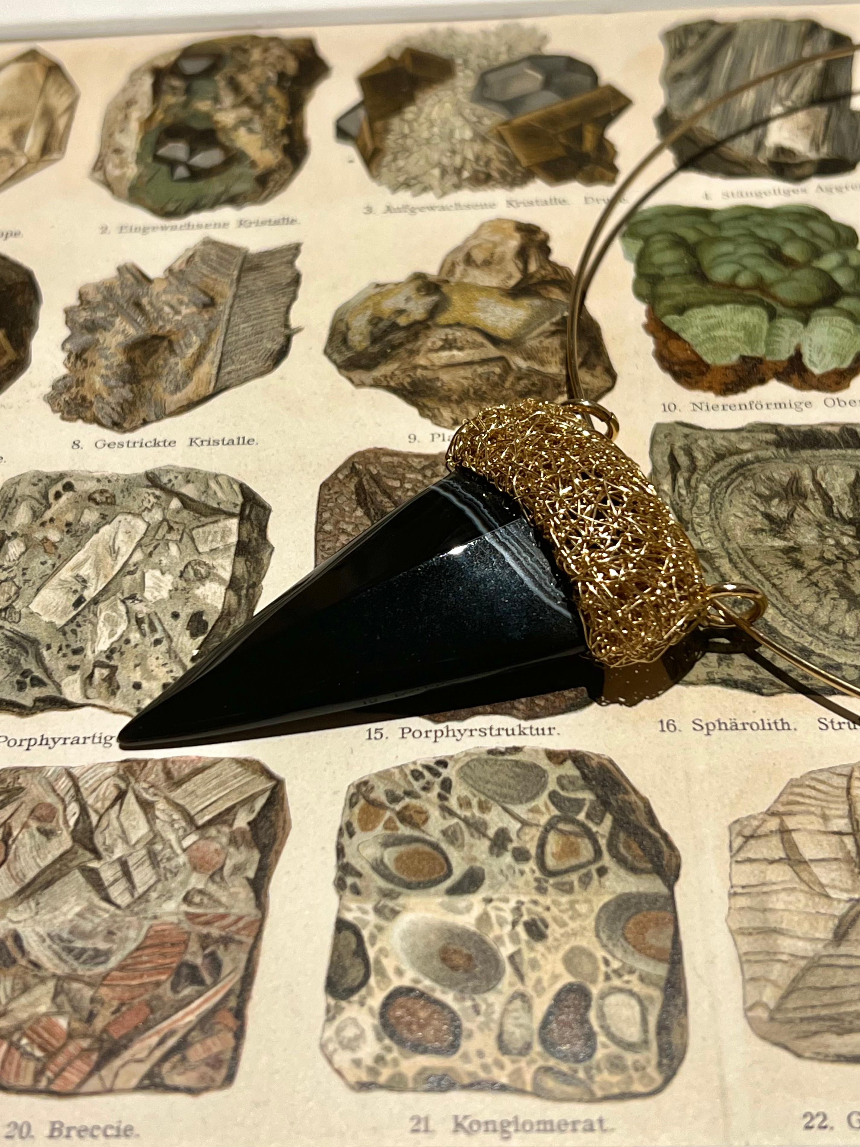 Collar triangular de ágata negra de cóctel o de fantasía en venta 5