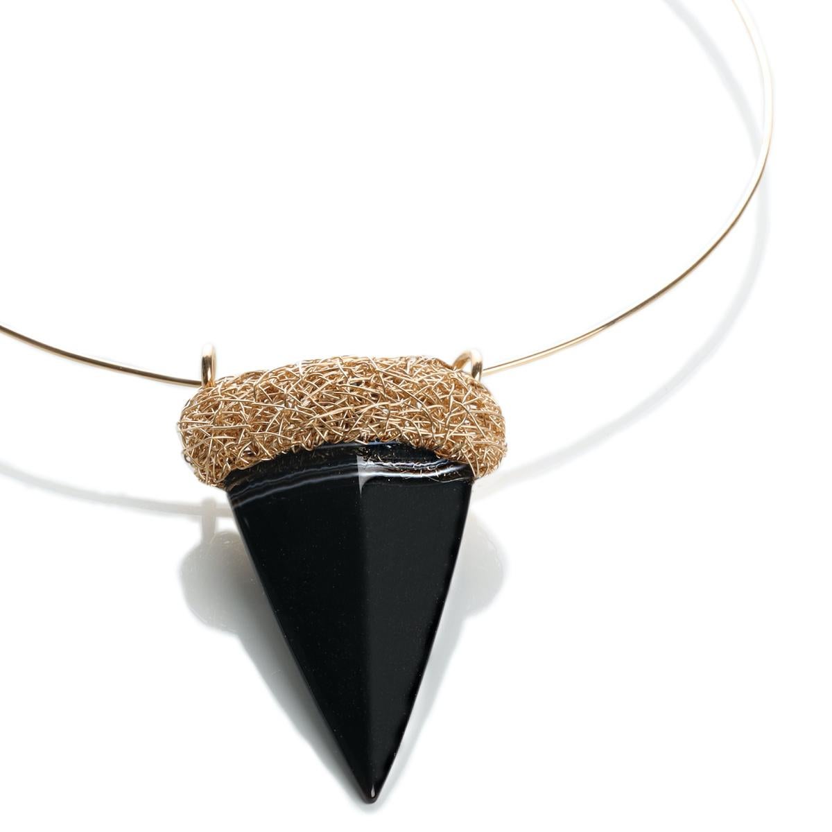 Collar triangular de ágata negra de cóctel o de fantasía Contemporáneo en venta