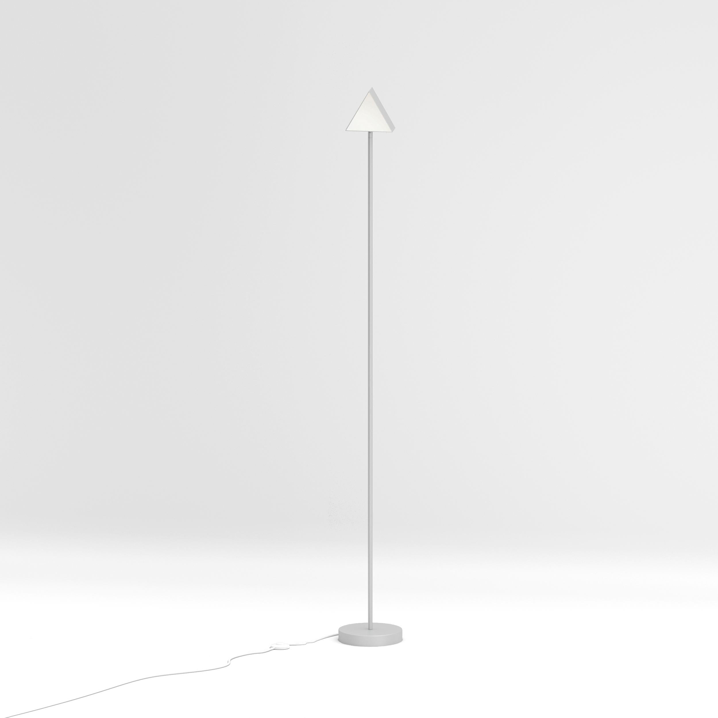 Lampadaire Triangle Box en laiton par Atelier Areti Neuf - En vente à Geneve, CH