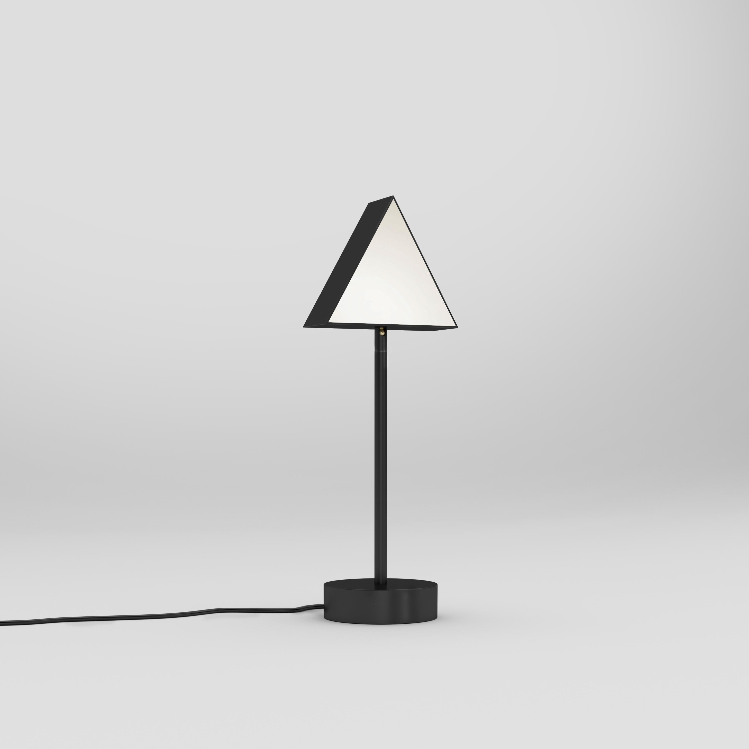 Lampada da scrivania Triangle Box Nickel di Atelier A Light In condizioni Nuovo in vendita a Geneve, CH